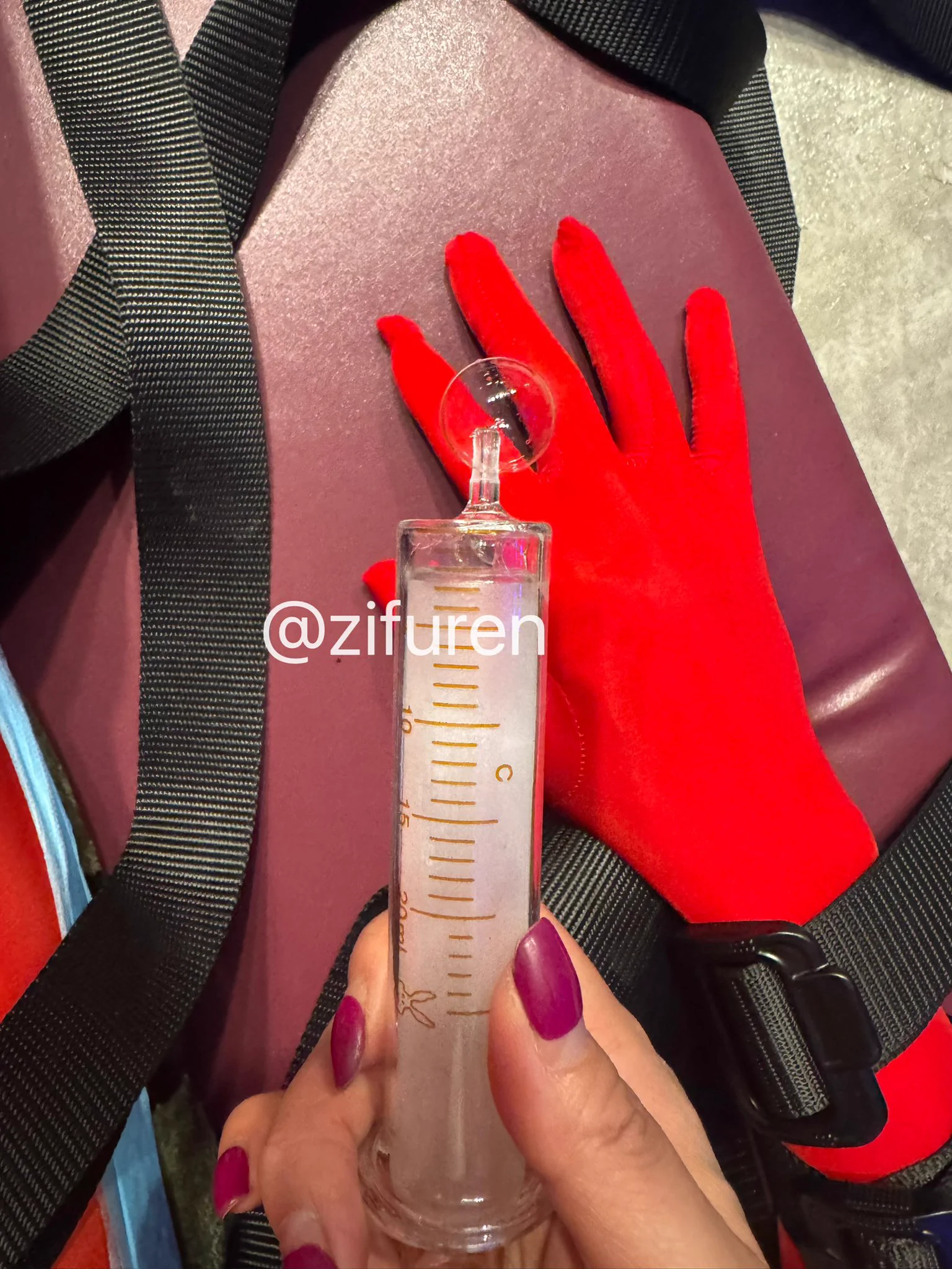 精牛🐮连榨升天；前后取奶一针管然后强制喝掉🤓；达不到主人要求的毫升数，绝不放开你。评论区评论一下你们能取多少毫升？🤓@ToBulma @ToBulaer @KawasawaSen @BulmaList https://t.co/lFjAGmYnLX