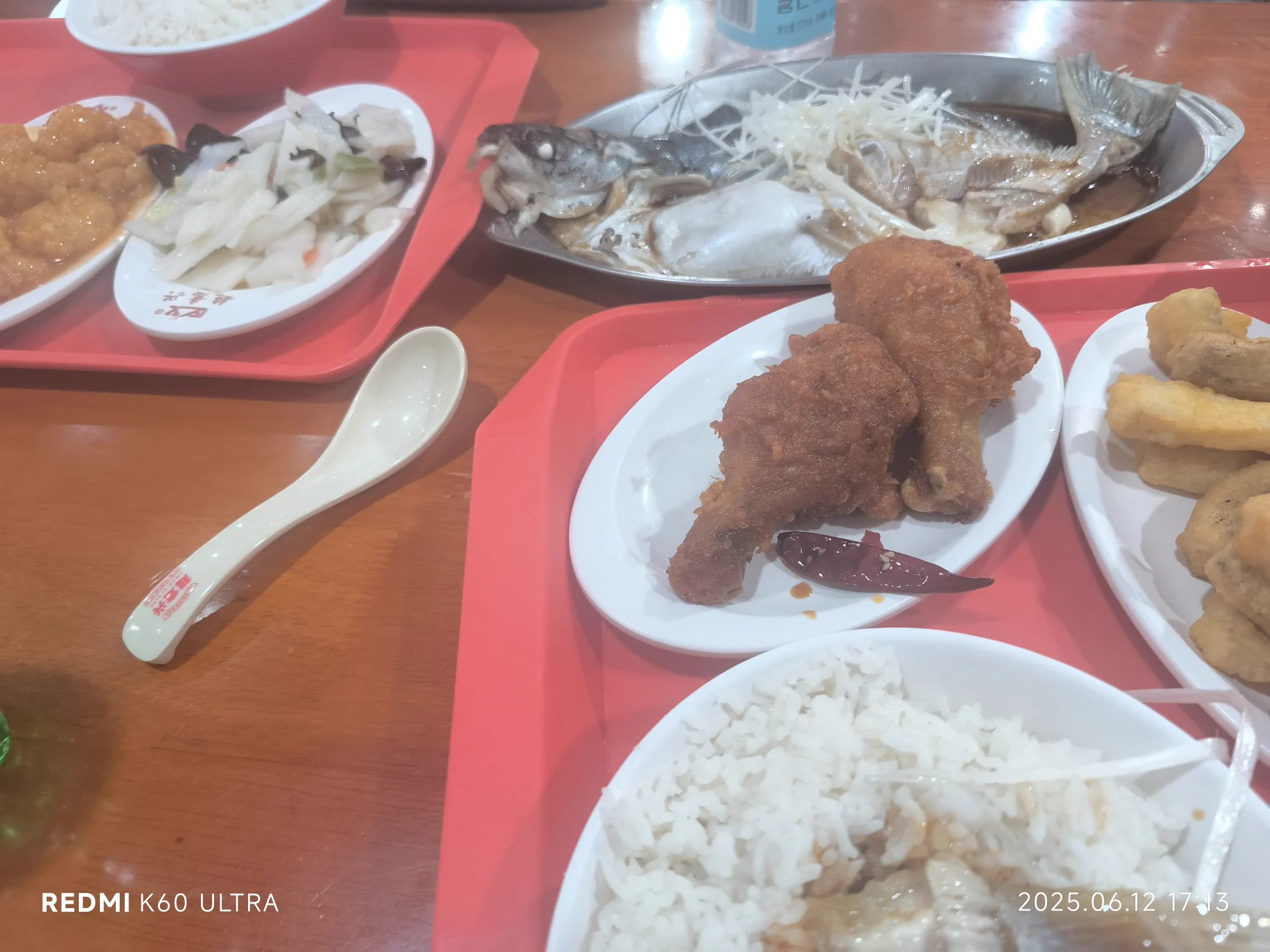 超级意大利文艺复兴餐厅 好撑 吃饱了才有力气干活😋 https://t.co/MeInuBeOMa