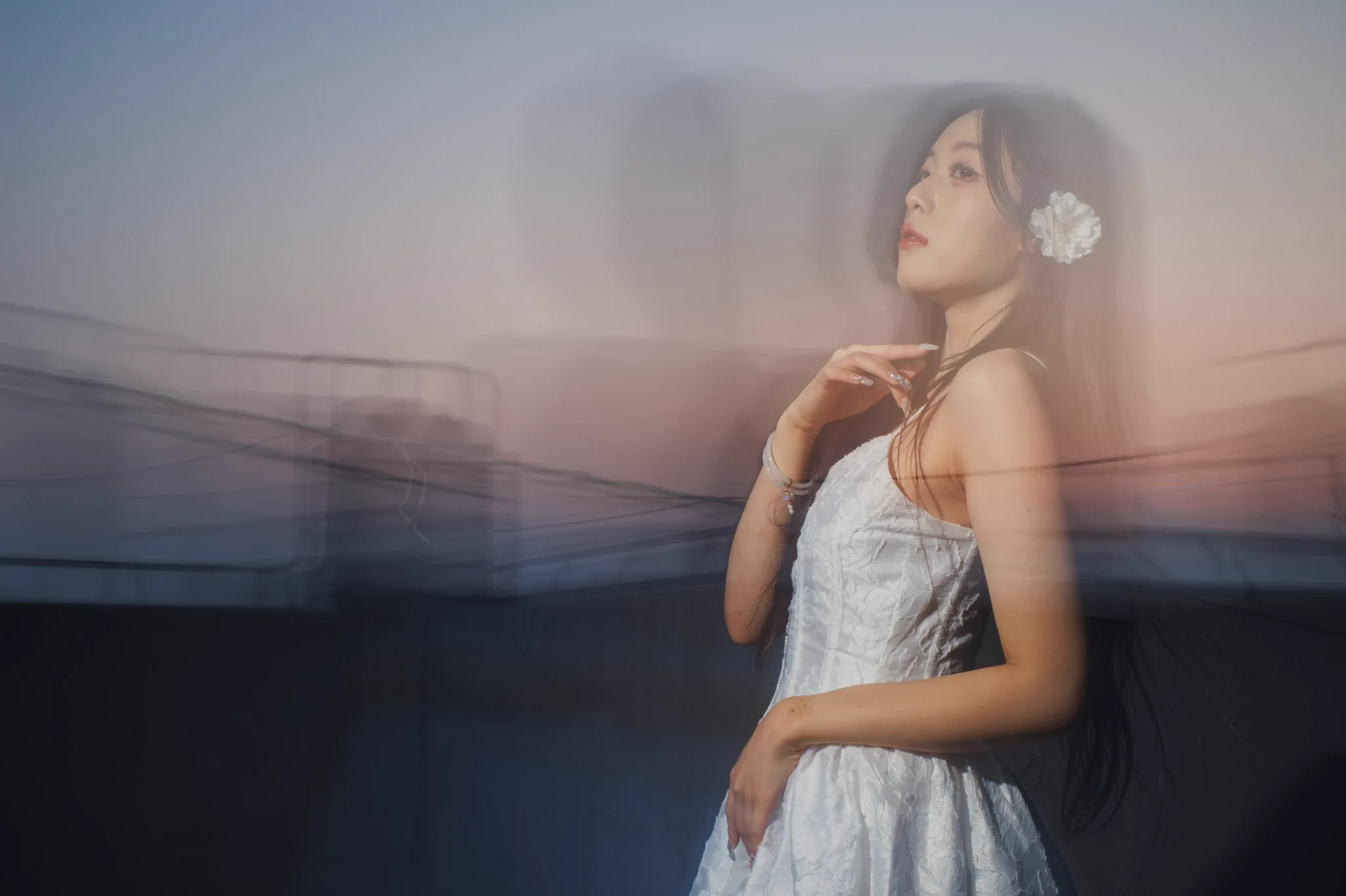 Something different📸 @fleetinfeelz @Fengsiyuan #shutterdragportrait #slowshutter #icm #portraitphotography #sunsetvibes #慢快门人像 #上海 #上海约拍 #美女 #日落拍 #gr3 https://t.co/layFHxbLpU