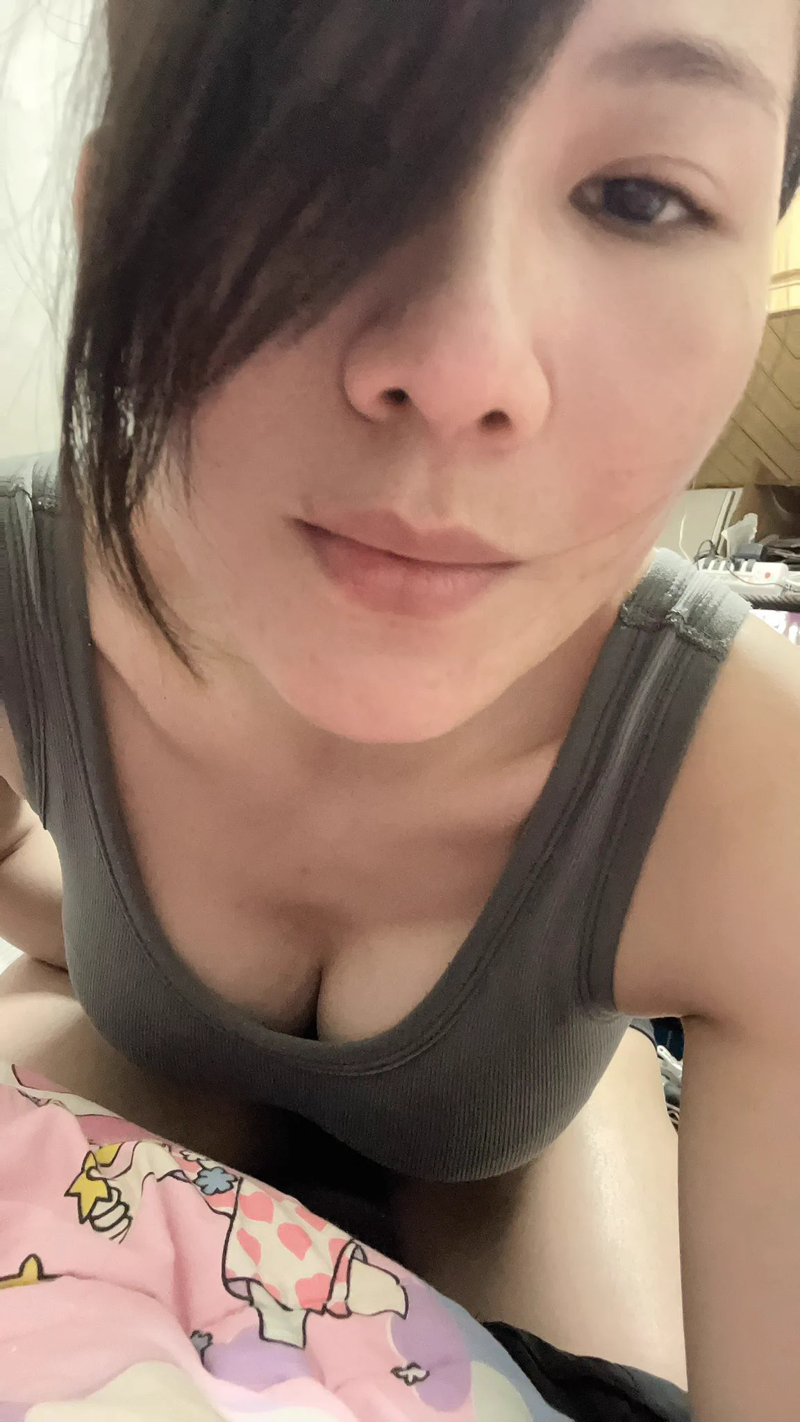 自離婚後推特一開始屬於我找尋生計的暫計點原本單純覺得自己年紀也有了 想把自己狀態巔峰的時刻紀錄下來證明自己曾經美麗過一張張累積起來的照片漸漸累積了些許推友的支持 很感謝感謝這段日子以來欺騙我的支持我的毒蛇我的各位 也算是見證了我這段歷史如今要當第四次媽媽了 謝謝推特珍重再見 https://t.co/iFK6gNgCYH