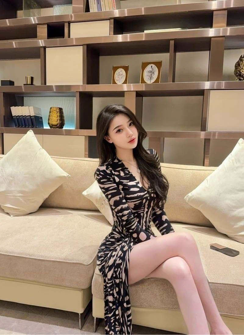广州硬五 圈外模特御姐 兼职短开 🦜↑W172E 小蛮腰 纯天然蜜桃🐻穿着洋气大牌气质 待客温柔不做作日常健身 普拉提 全身紧致无赘肉只接素质课 期待与你约会大号👉🏻白鹤🥇私人订制@bh8881bot https://t.co/aNcTDCtWQN