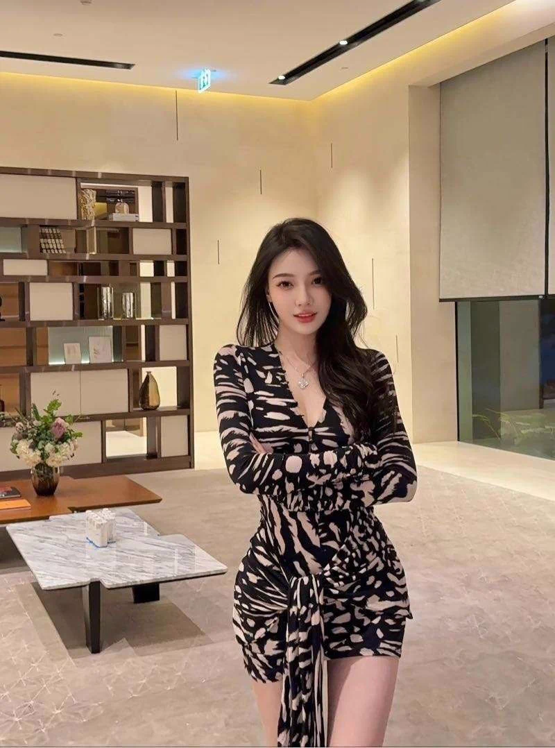 广州硬五 圈外模特御姐 兼职短开 🦜↑W172E 小蛮腰 纯天然蜜桃🐻穿着洋气大牌气质 待客温柔不做作日常健身 普拉提 全身紧致无赘肉只接素质课 期待与你约会大号👉🏻白鹤🥇私人订制@bh8881bot https://t.co/aNcTDCtWQN