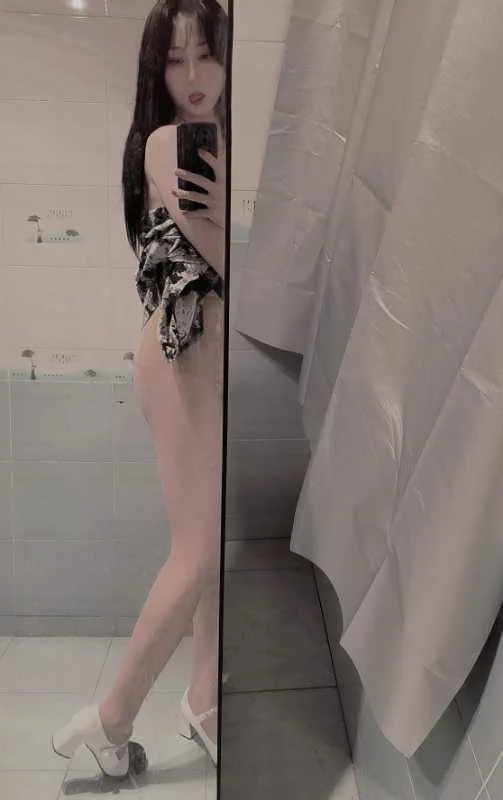 你们的女神小12又来啦，说在酒吧被人下💊发情在别人车上撸，我看是自己骚的，水上乐园流精、女装捐精被蛐蛐、拍写真流精什么都干得出来骚的没边…又骚又欲你们爱吗，最近活跃可做她奴下奴
想变成她这样当骚女儿？婉儿老师雌堕训练招生中..
点赞转发更新更多雌堕知识～
#女攻男受 #前高 #扩张 #雌堕洗脑 https://t.co/xP8qAhcpMf