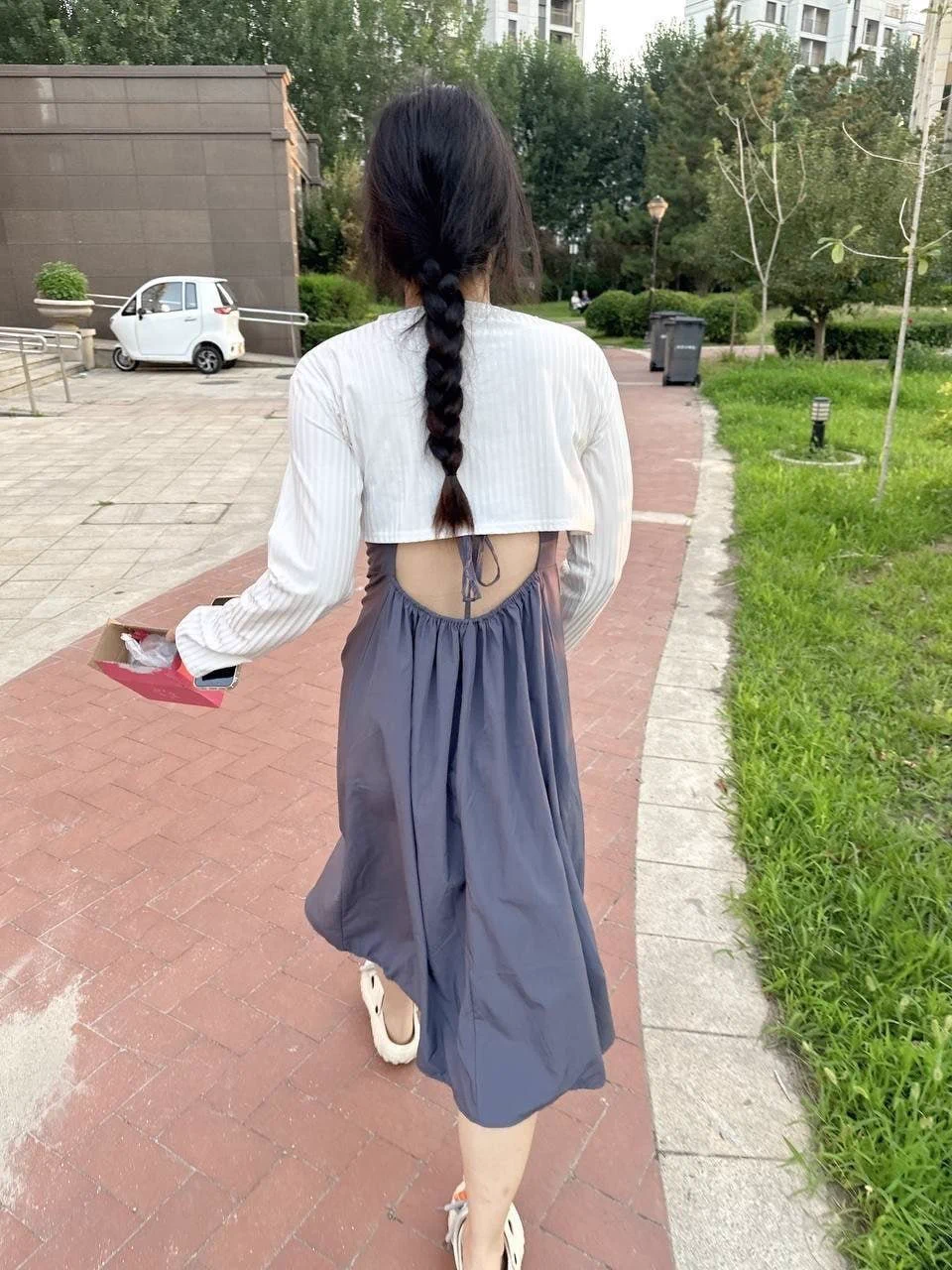 粉丝投稿 可爱眼镜妹，校内乖乖女好学生，在校外是个放荡的婊子！是个喜欢被内射的精液容器，被男友操逼都肿了，全程记录，视频照片被男友流出！内心早熟 超级反差照片23张视频8 获取高清完整版资源看我主页简介 https://t.co/eKJAkp6YIg