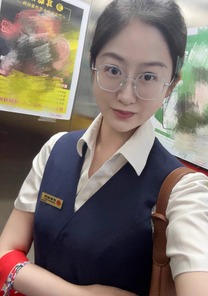 又到了难得休息的周末了～难得有自己可以放松的时候，最近一直没有约到我满意的男人，不知道我这样在床上等你你还能忍得住么，毕竟这是我最喜欢的姿势呢。。喜欢我的不要控制啊，先和我聊聊，合适的话我们线下约一下～～ https://t.co/mzQ2d3J2jo