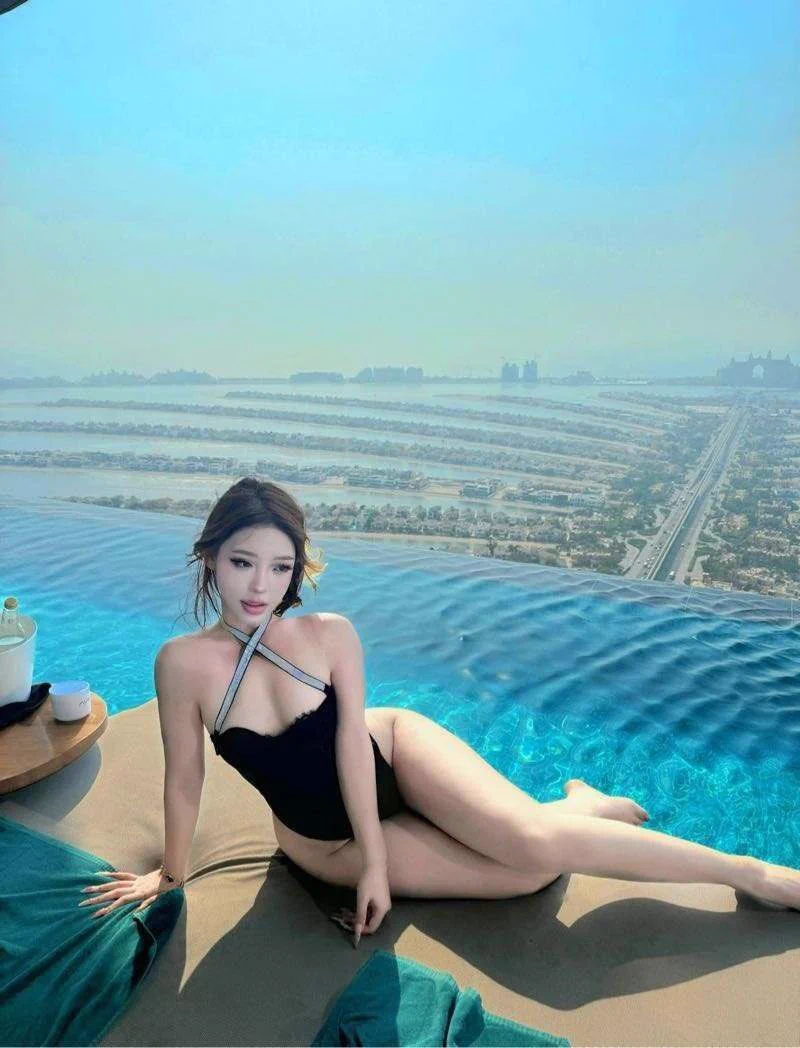 #上海微胖健身女孩～欧美身材～ 喜瘦勿扰～极品反差女🛰️：xycoser1🐧：3925191783看照门槛🚪100（永久有效）备注zfb口令🧧添加➕✈️：https://t.co/LxE97xBQ1S https://t.co/AeCkbQIgcZ