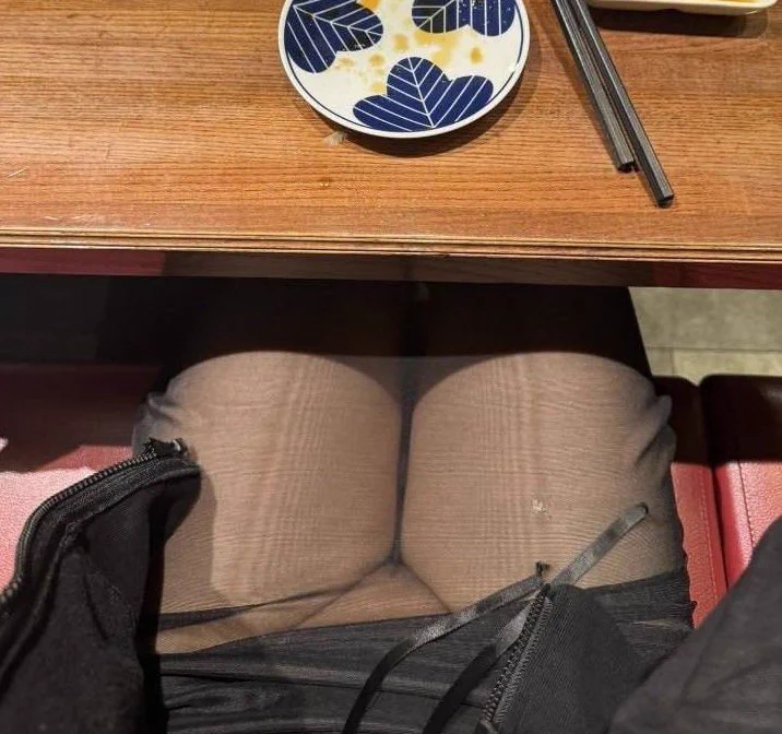 想起今天下午和推友哥哥去吃晚饭，忘记穿内裤了就怎么也睡不着，我感觉我真的是疯了，这个也会忘记😭 https://t.co/k540BjTVd5