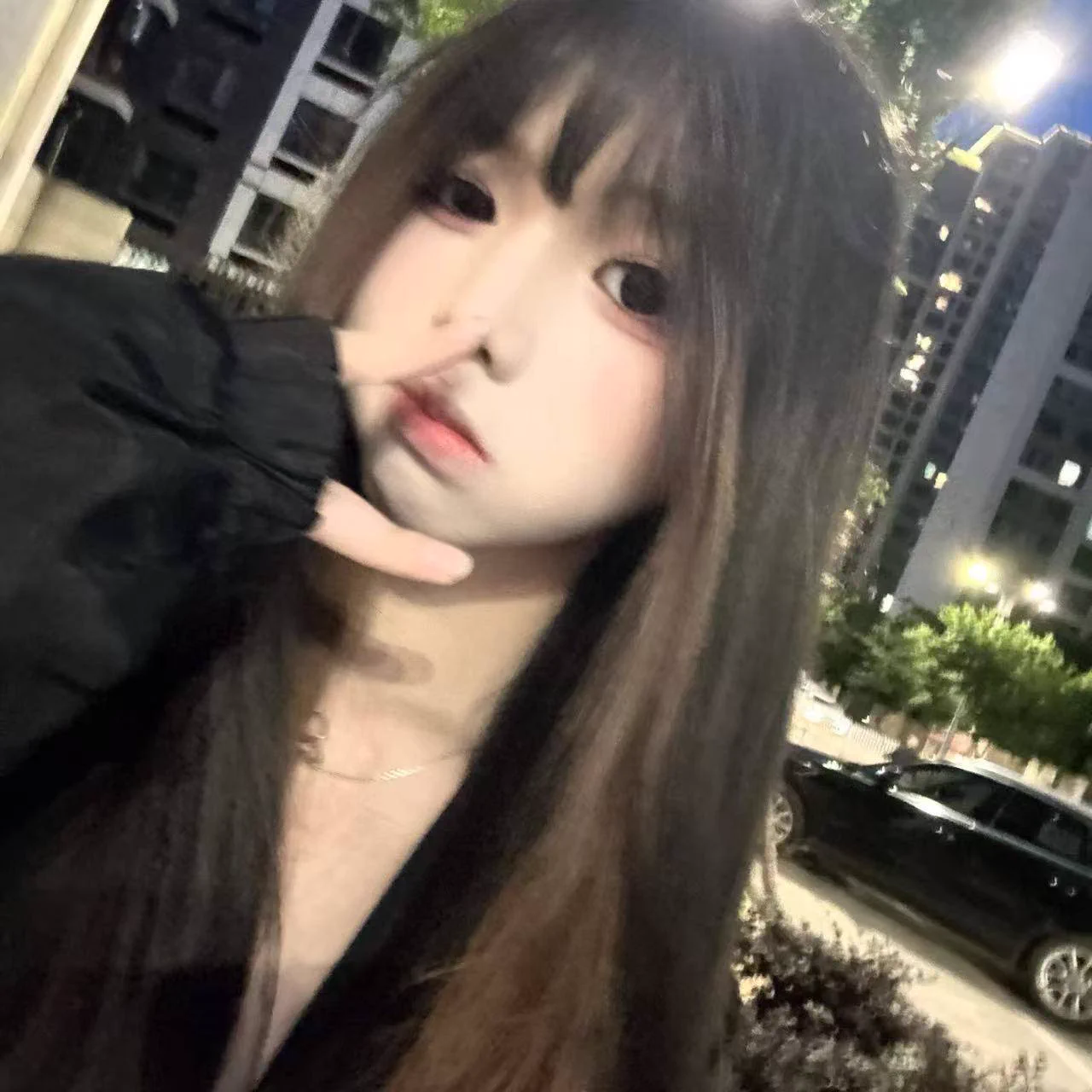 🟡妹团交友俱乐部💌✈️客服：https://t.co/R90yq6OKxF妹团客服收到 #上海 18岁学妹小雅的申请，160cm，98斤，B+杯，乖巧可爱到犯规！她是个 #高中生，带着点羞涩说：“我在上海读高三，生活费老不够买喜欢的裙子和化妆品，想找个简单不事多的哥哥宠我一下！”她坐在车里，手持手机拍下自拍，穿着黑色毛衣，背景是窗外的上海夜景，笑容甜美。她轻声说，“我听话不事多，水多一碰就出水，还是白虎无毛！可陪7天2w，生活费分2次给，能飞外省也能过夜同居，随时出发！”她补充，“我不抽烟没纹身，接受SM和kou，但体检后不接受无套和内射，不喜欢事多的哥哥！”她笑得腼腆，“我期待一个温柔的哥哥，和我一起享受简单甜蜜的时光！”🚗 #妹团甜心 #找糖爹趣闻 #金主 #糖宝 #糖爹 #女高