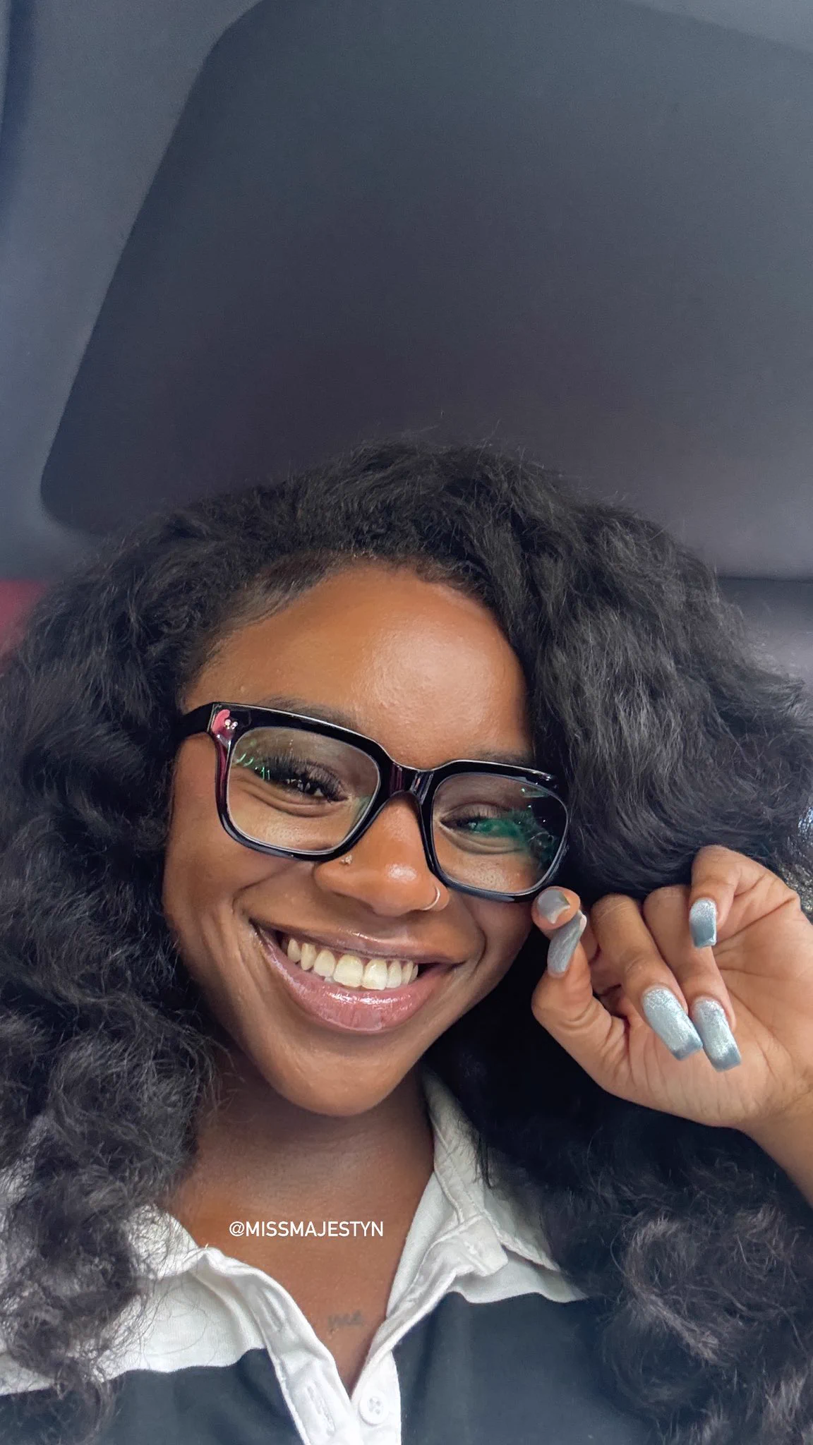 Yall like my new glasses?🥺 https://t.co/7p9ZZEZ1oi