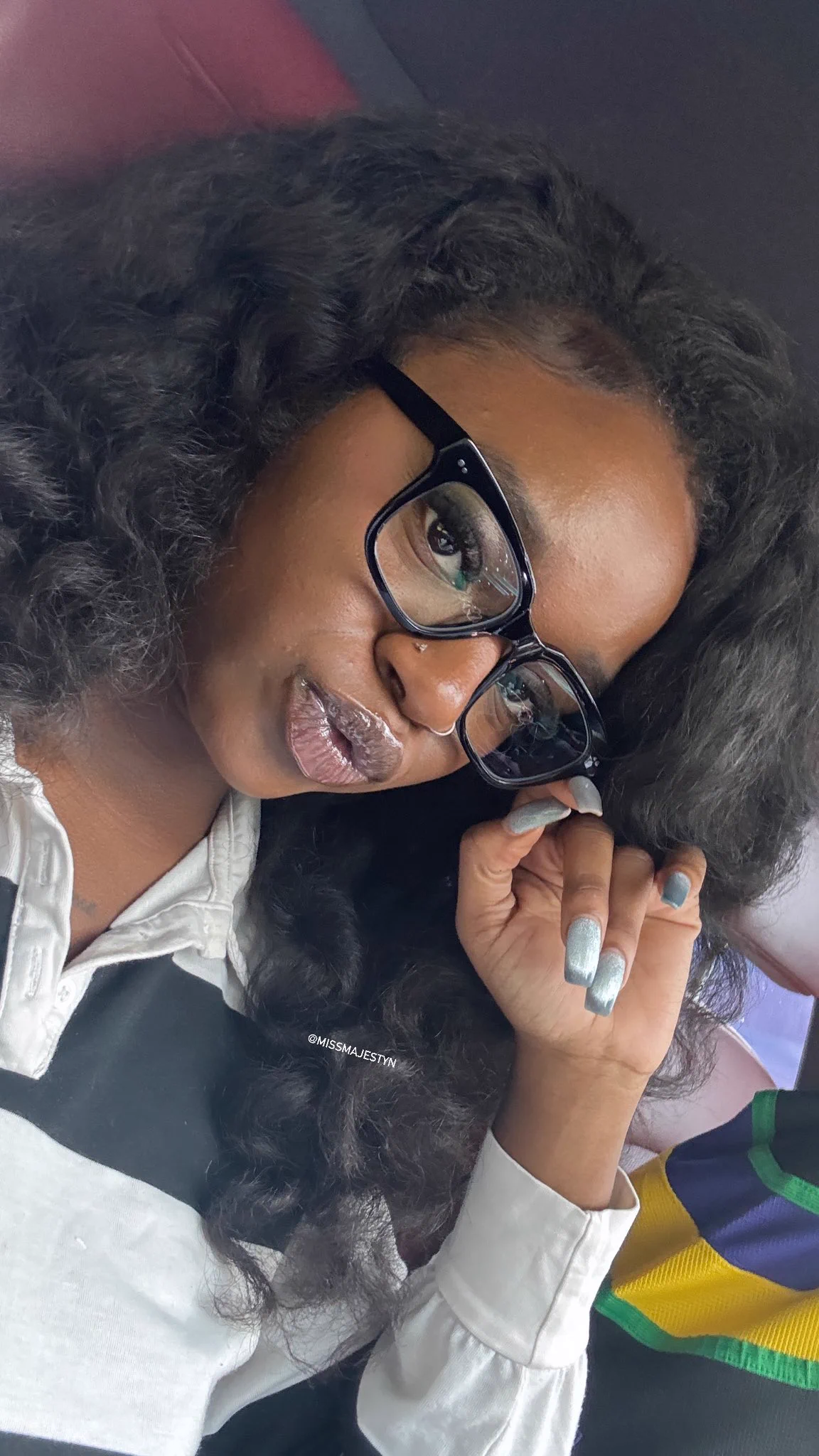 Yall like my new glasses?🥺 https://t.co/7p9ZZEZ1oi