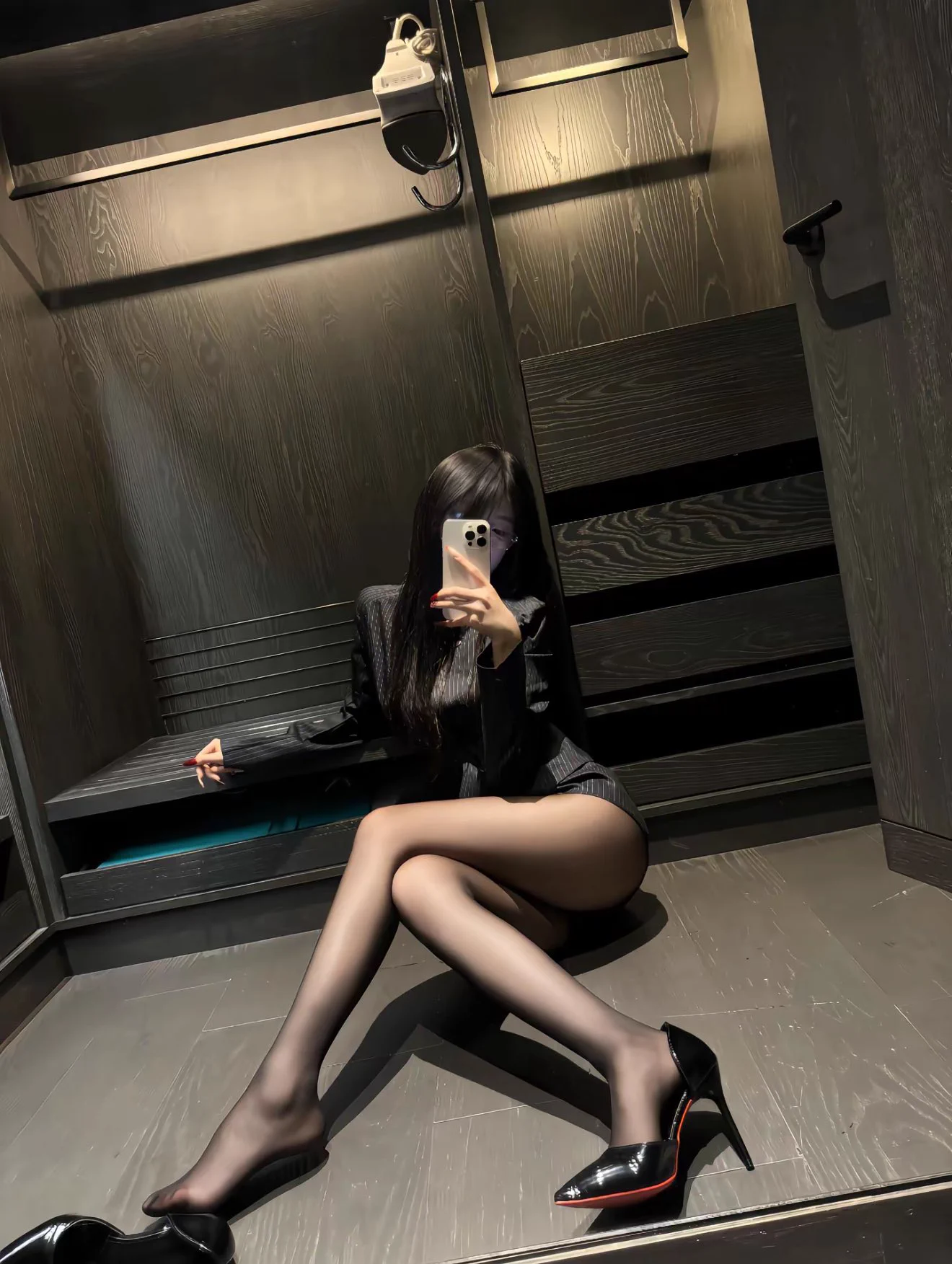 #足控 #丝袜 #高跟 https://t.co/ZSfXuG8uP0