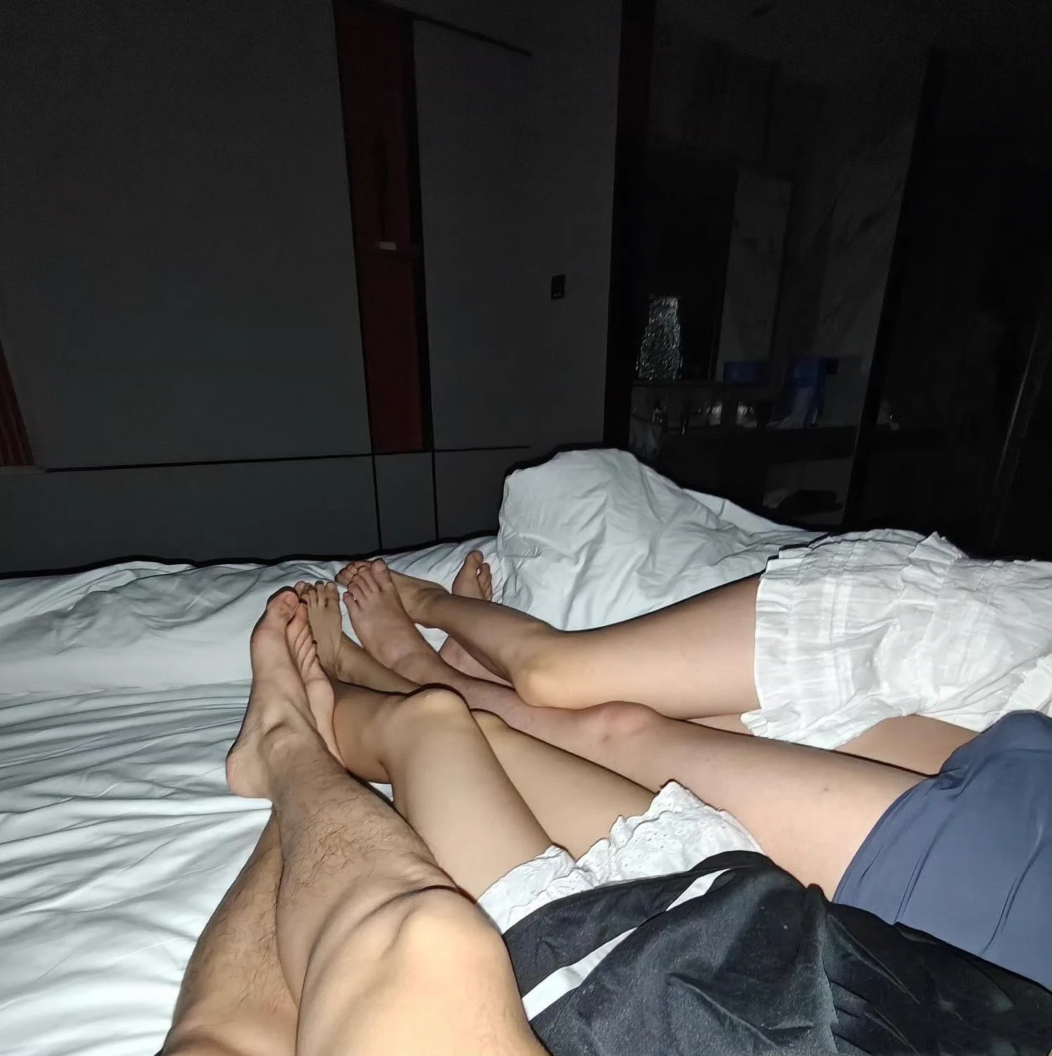 牛逼了！蛮不好意思的，能不能单独开个房间啊，不习惯有人看着我被插啊！！！！！ https://t.co/Duy4gy12u3