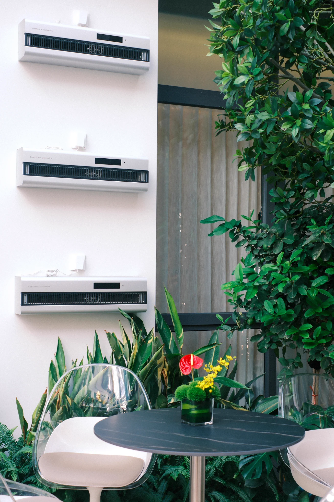 🚶Walking into the Physical Examination Center of Mellsser #Hospital 🏥, you won't get the typical "hospital smell" at all. The concentration of negative oxygen ions is as high as 17,000-20,000/cm3, 👀 as they are constantly produced by machines hidden behind the green plants!🍃
#Qionghai