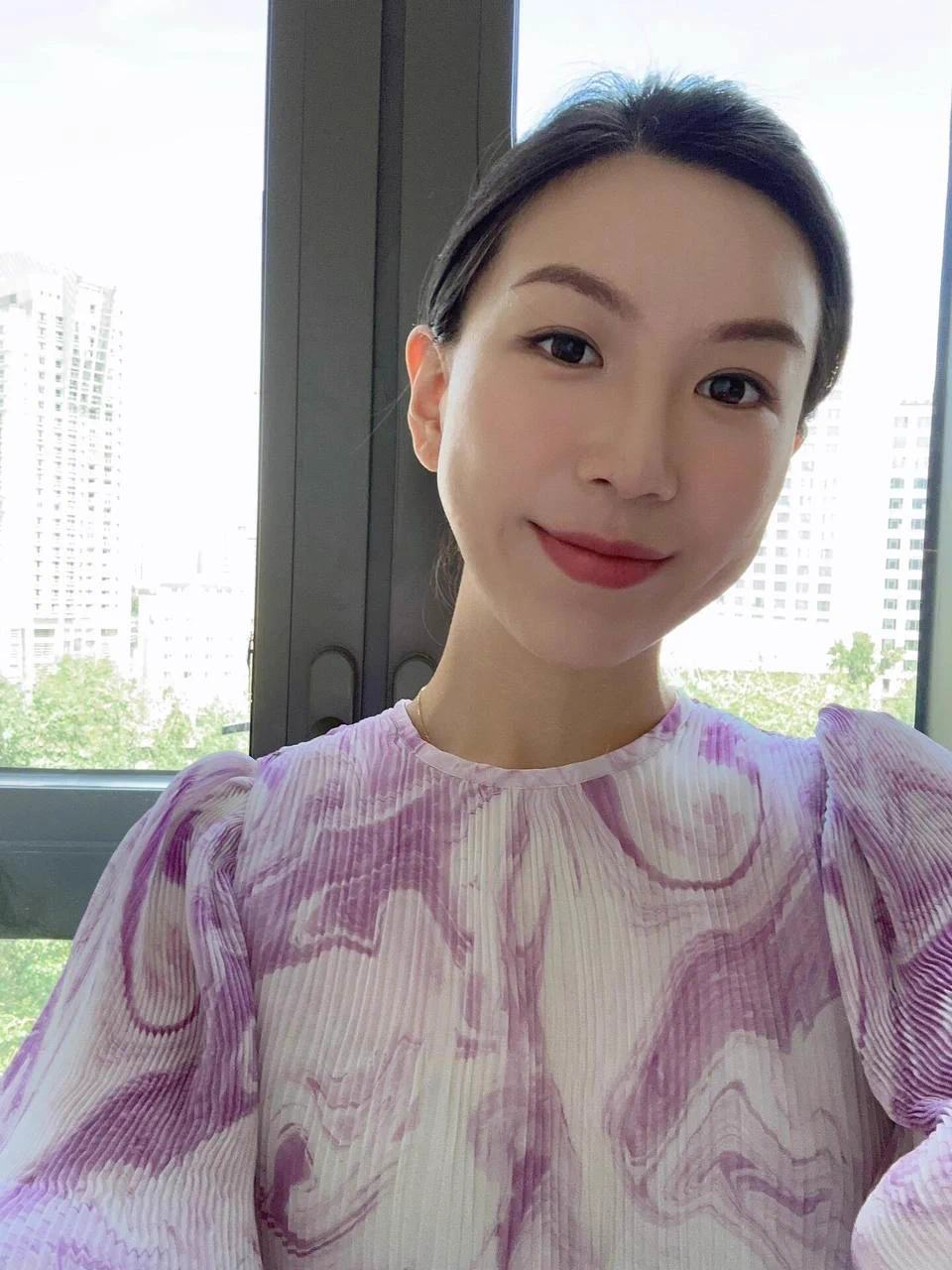 趁着学校午休见了个粉丝，满足了一下自己的性欲…感觉M字腿坐在男人的肉棒上，应该是最性感的姿势，不仅可以看到交合处，还能看到甩动的奶子。今天算是满足了，希望下次的体验更美好，还有报名的吗～（老师的私人收藏飞机频道：https://t.co/z8JGJCeUxR，欢迎大家加入，每日更新～） https://t.co/rePnJdZZRc