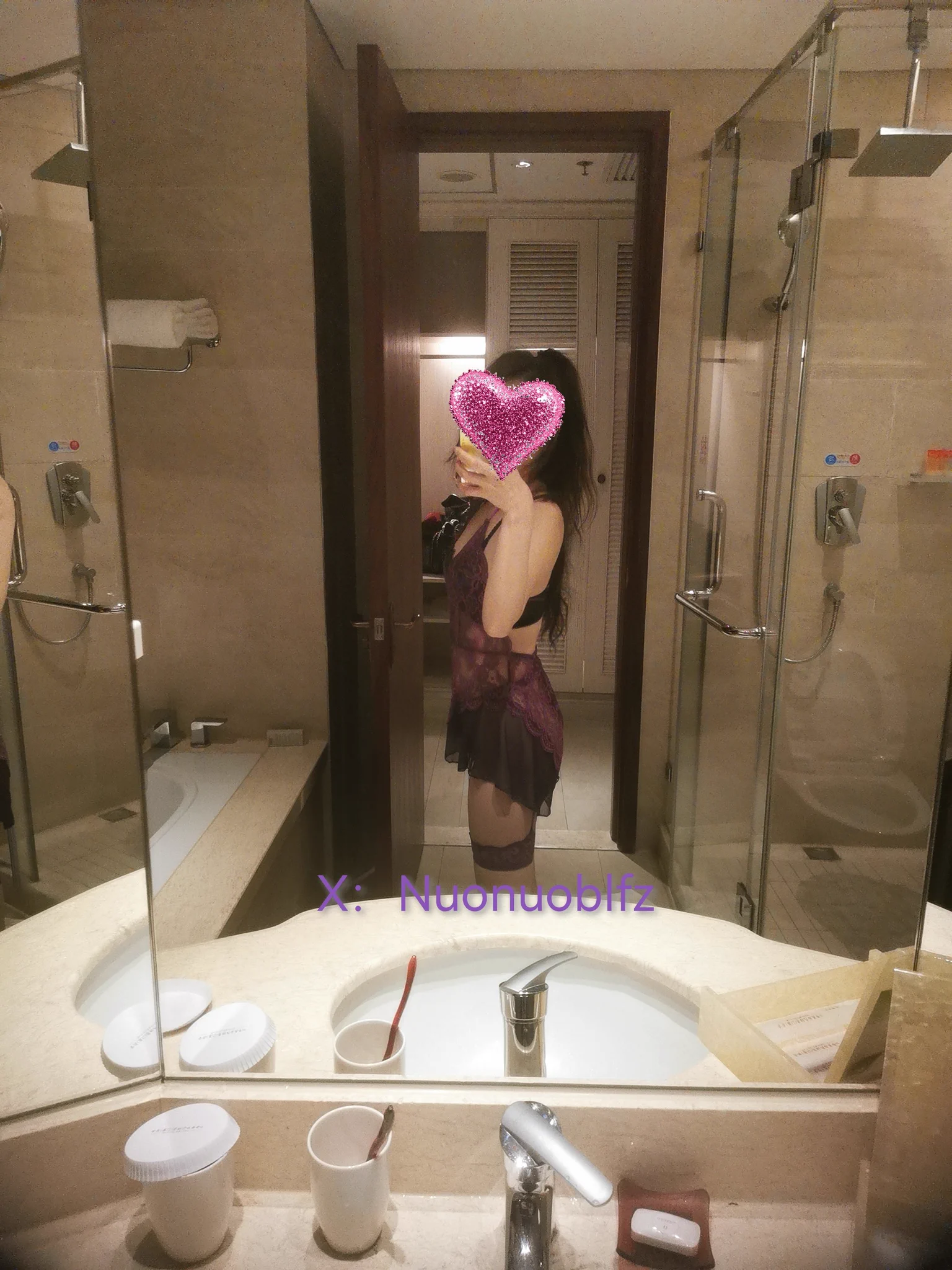 上上期的后续来了，老板叫我去他办公室，然后就像粉丝说的，是看上我的袜子了，想问问我链接😊☺️☺️ https://t.co/krToCYcKtb
