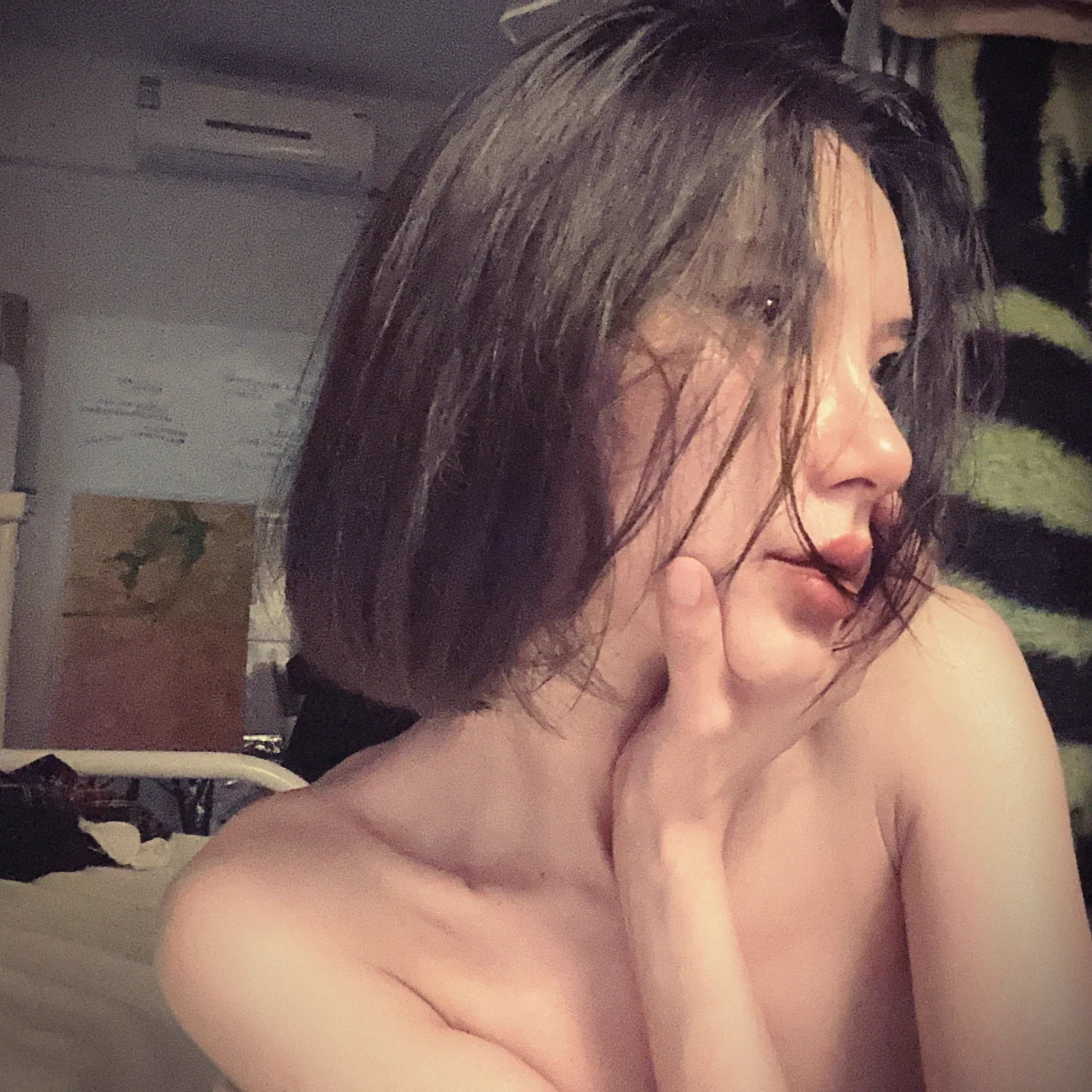 iPad自拍有ccd的感觉 https://t.co/8LYaJucSvv