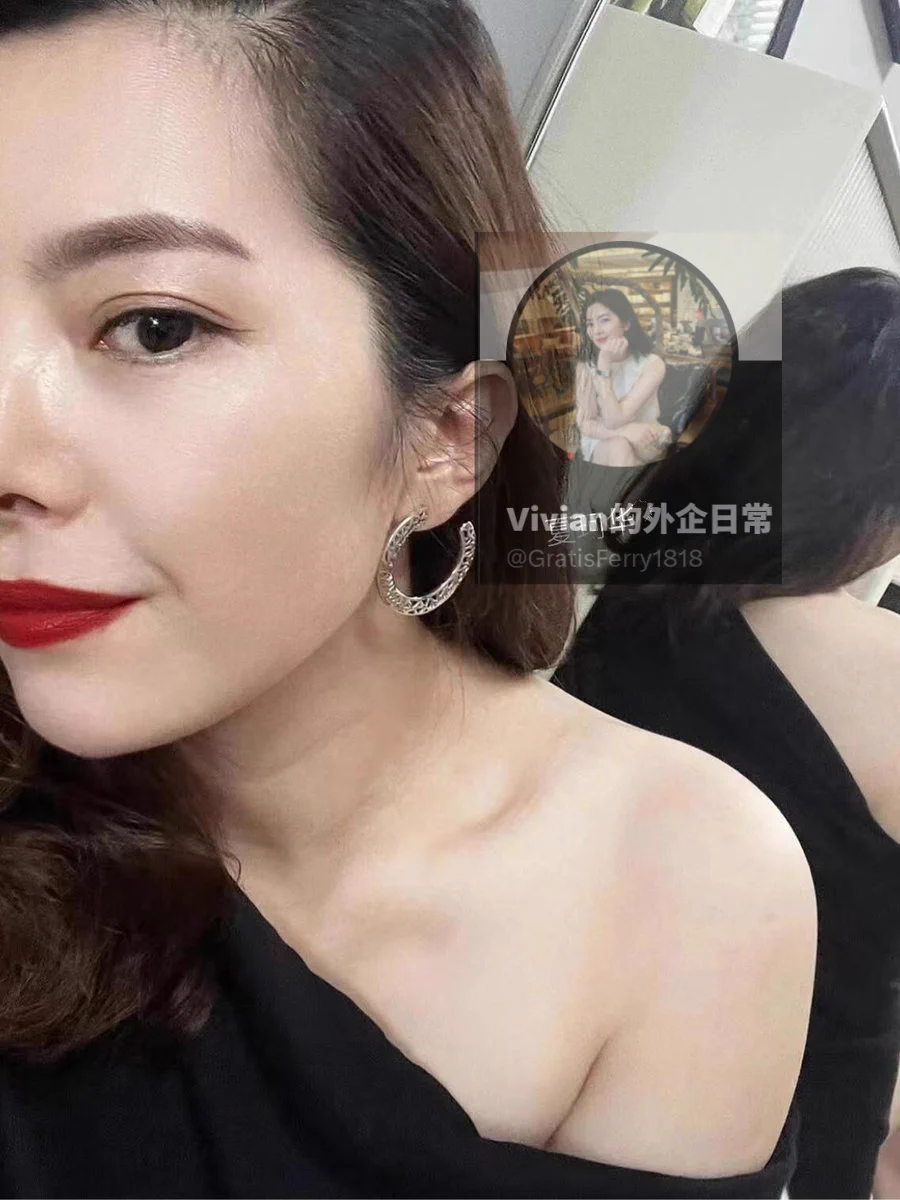 发个自拍和大家道晚安~请继续爱姐姐吧 https://t.co/8xAytrtZ1v