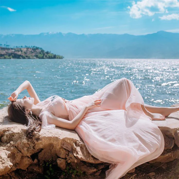 想去看看海，想去看看浪，浪花已经等不及和你相遇。（图片来自网络，侵删） https://t.co/otJGCjYIsv