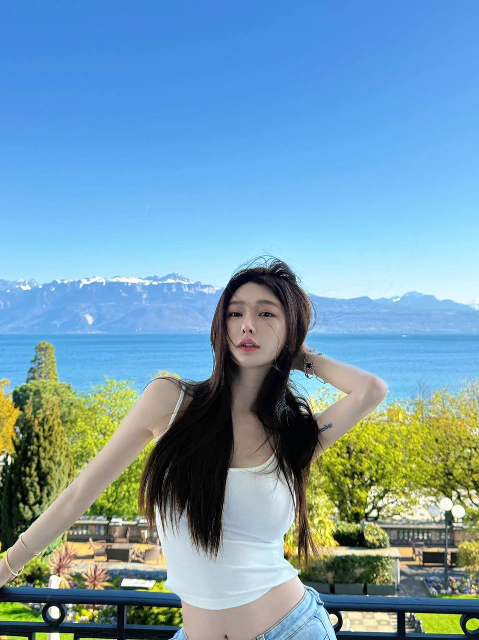 #上海 W⬆️ 抖音真实百万网红• 𝐇𝐞𝐢𝐠𝐡𝐭身高 / 175• 𝐖𝐞𝐢𝐠𝐡𝐭体重 / 100• 𝐁𝐮𝐬𝐭胸围 / E • 𝐀𝐠𝐞年龄 / 03 🩵🩵🩵擅长高尔夫 瑜伽 滑雪 潜水 新人小范围预约  只见高素质  帐户现场可验QQ: 3188399452 tg: https://t.co/1P0YbV4wC5 电报群: https://t.co/fWfkp6sK0U https://t.co/FcFwAeMDvM