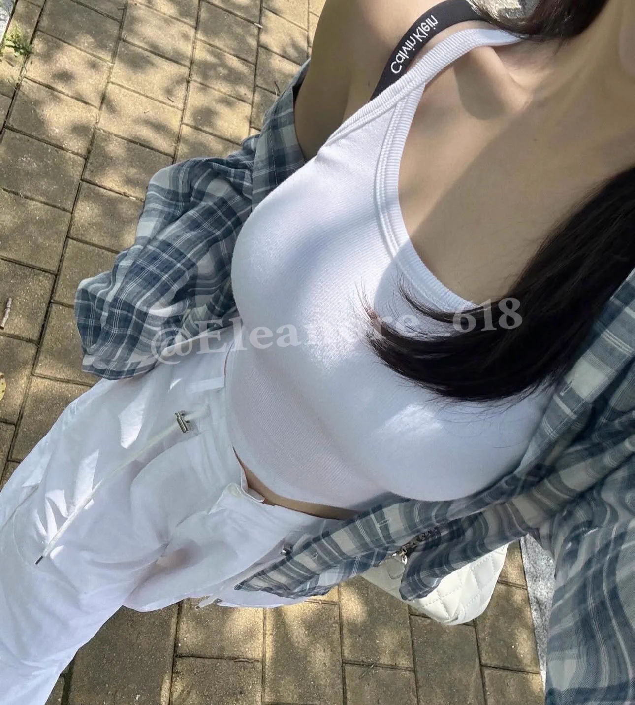 走路晃得太兇 
經過便利商店還被店員偷看兩眼👀
我有那麼明顯嗎？
留言告訴我你第一眼看到哪裡😈 https://t.co/DMzMARj7R3