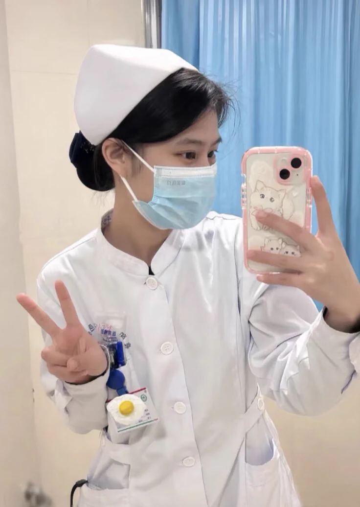 传说中的根浴服务 暂时不对外开放哦没办法主任就好这口 非得拉着我帮他 #前列腺保养 #抓龙筋 喜欢的粉丝可联系报名参与 https://t.co/gLTCtFGCGA