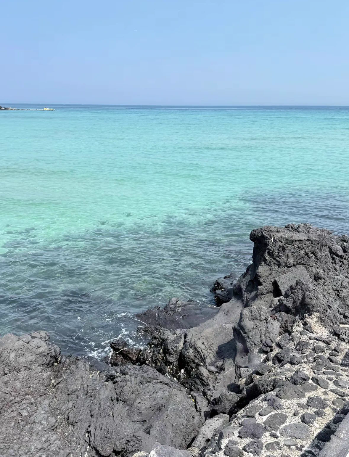 去韩国旅游一趟，晒黑了好多，心快碎了，景很美，下次不去了 https://t.co/7d549ub4Kc