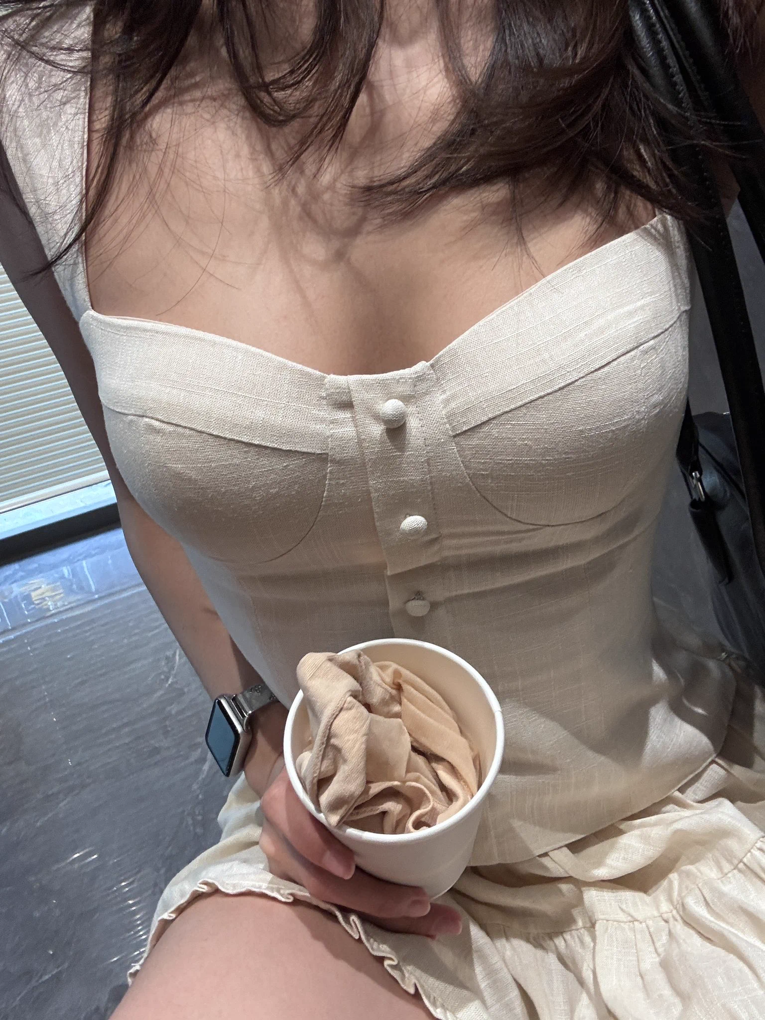 谁点的丝袜奶茶🧋 https://t.co/o2MGSvFQSQ
