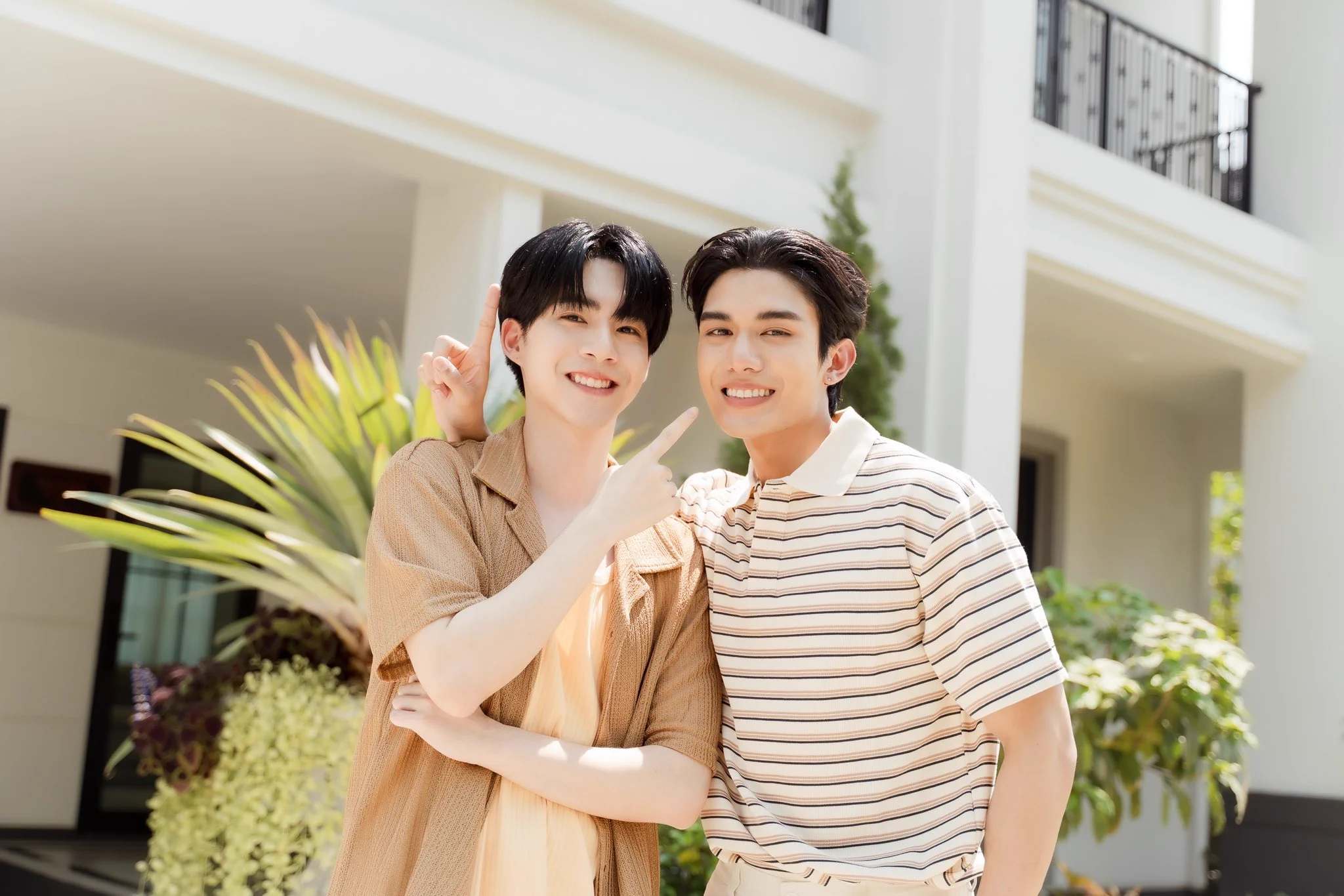 เตรียมตั้งเวลา จดลง Calendar 📅 พรุ่งนี้ 18.00 น. เรามีนัดกัน! #เน็ตเจเจ พร้อมพาไปแอ่วเหนือ ในทริปเจียงใหม่แสนม่วนใจ๋กับ #แสนสิริถิ่นพี่หนูชอบ EP. 2 🛫 จะกิ๋น ม่วน มู ทริปนี้มีครบ เตรียมป๊ะกันในช่อง YouTube Sansiri PLC เลย 💖​​#LookAround #netsiraphop #jj_rcp #NETJJ #Sansiri #domunditv #Everydaylifeisgood #ทุกวันชีวิตดี