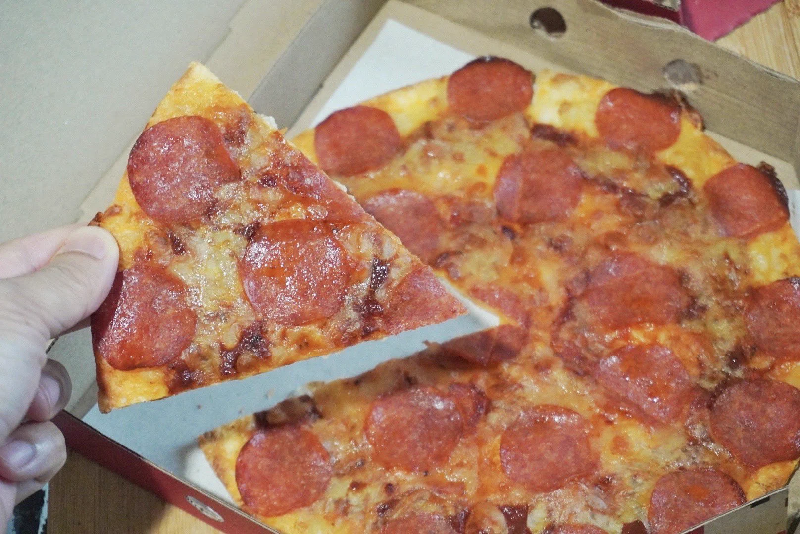 ถ้านี่ไม่เรียกว่าคุ้ม ก็ไม่รู้จะเรียกว่าอะไร 🍕🔥 สั่งจาก grabfood ได้ลดหลายต่อมาก พิซซ่าฮัททั้งหมดนี่เหลือแค่ 225 บาท! https://t.co/9tTsVLIDZF