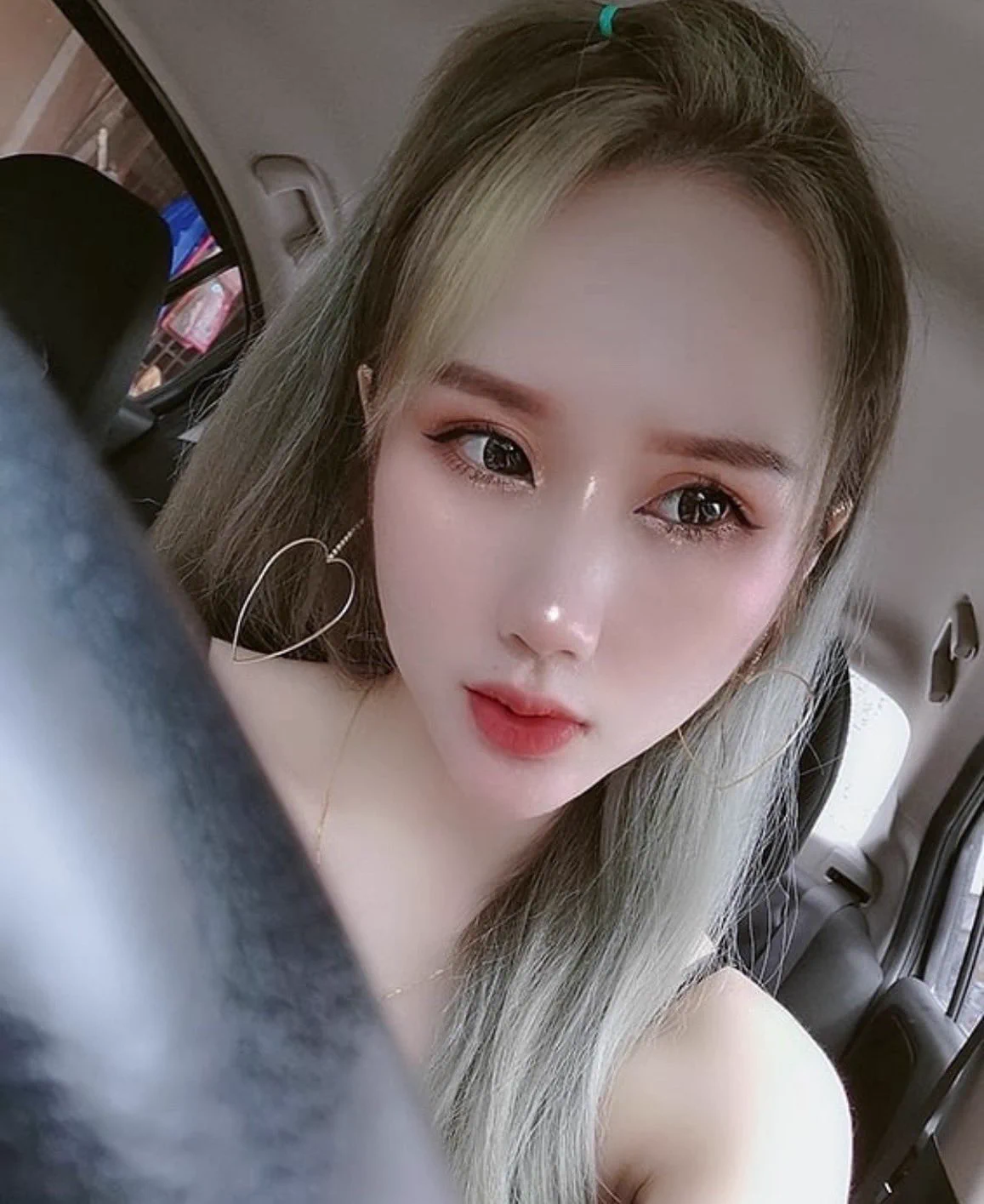 今天看起來好像很適合被約出去呢…
那你呢？想約還是想錯過？😉
底下留言讓我知道 🙋❤️
我可以開車去載你 https://t.co/HQKXZbZEzt
