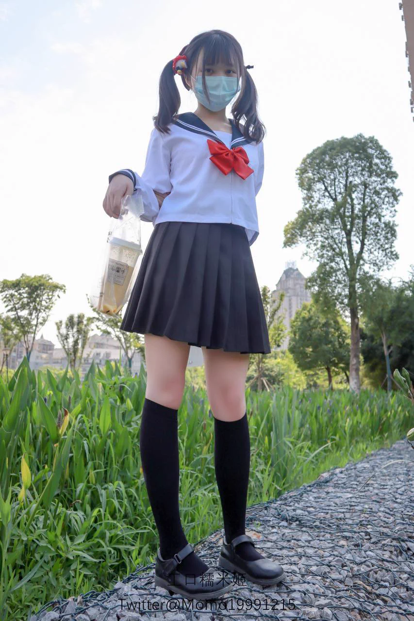 工口糯米姬-痴汉尾行加痴女露出[49P1V-1.15G] https://t.co/QZkDt9P0m3