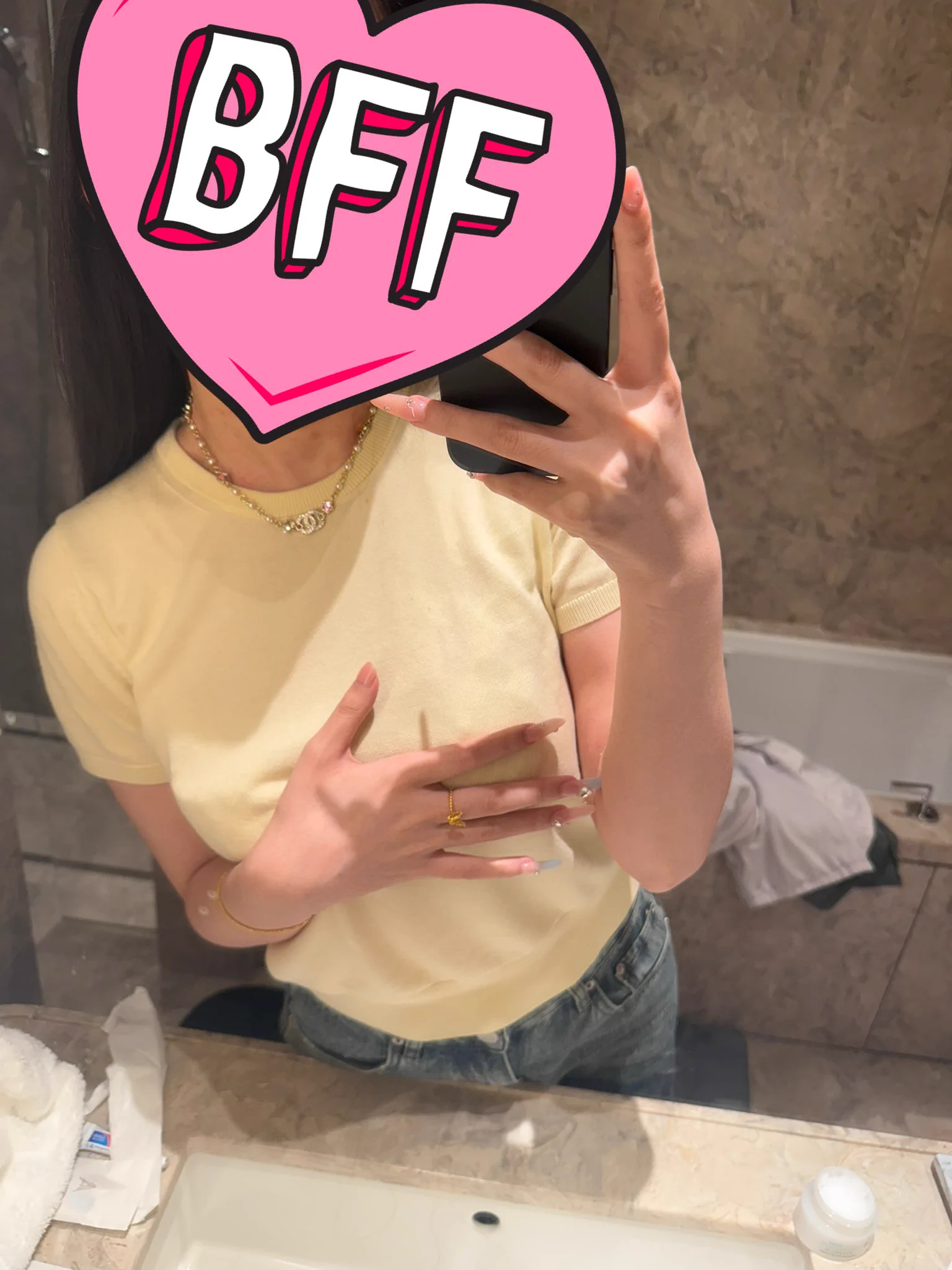 有人送了我一条香奈儿 https://t.co/zAFUxlTFuE