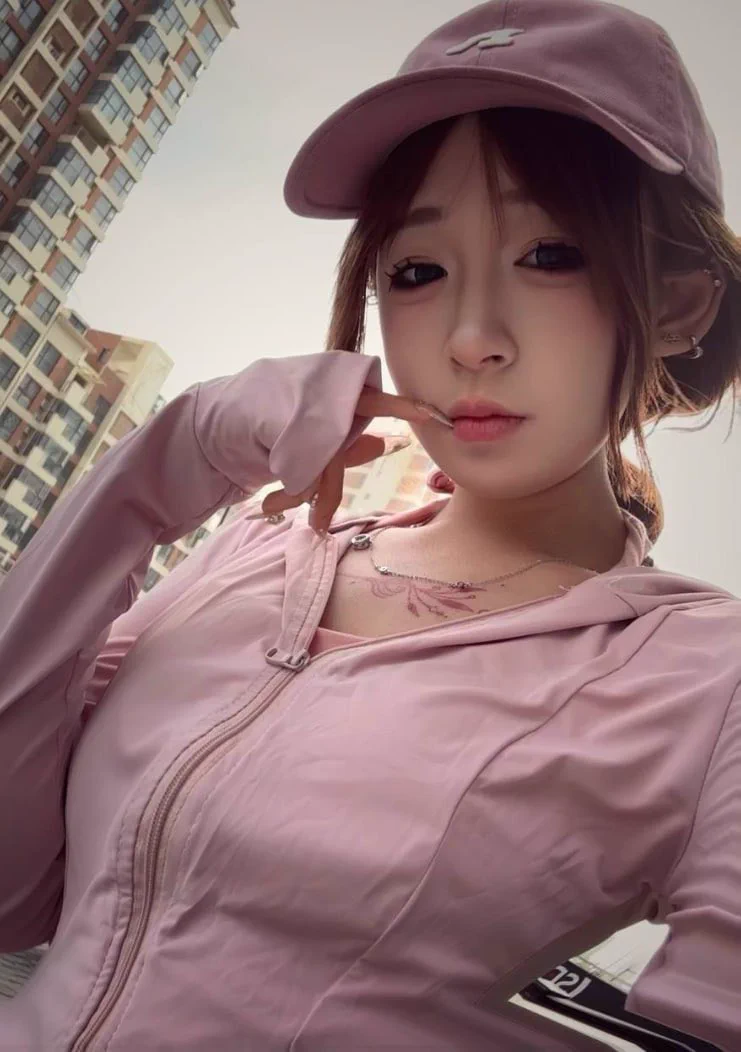 #深圳  花臂少女  06年
酷酷的精神小妹 等你来征服
瘦瘦高高、骚主动、👄活好
167/92/b  征服感强

🚪门槛88zfb口令红包选妃
天依🛰️ ：a121200abc
天依🐧：2692522385
天依✈️：@luotianyi52013 https://t.co/TaxsFSLri9