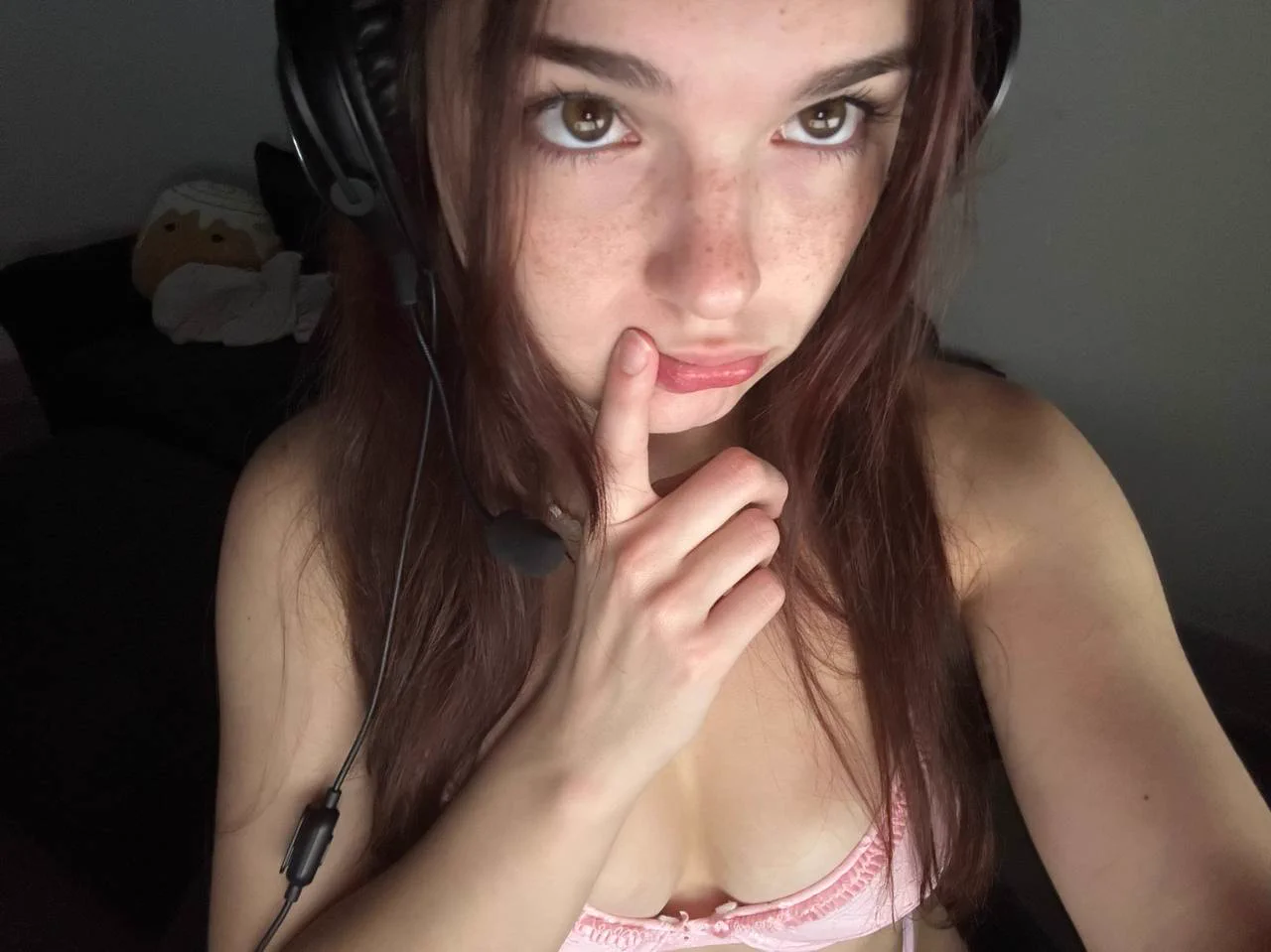 deleting in 48 hours, but whoever likes and says hi, ill send u my recent vids🩵 https://t.co/revywEkEmF