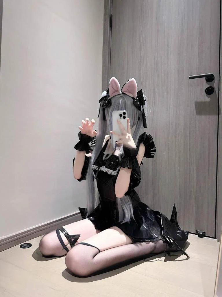 再不理我踹死你！！！ https://t.co/EByWY2c6F5