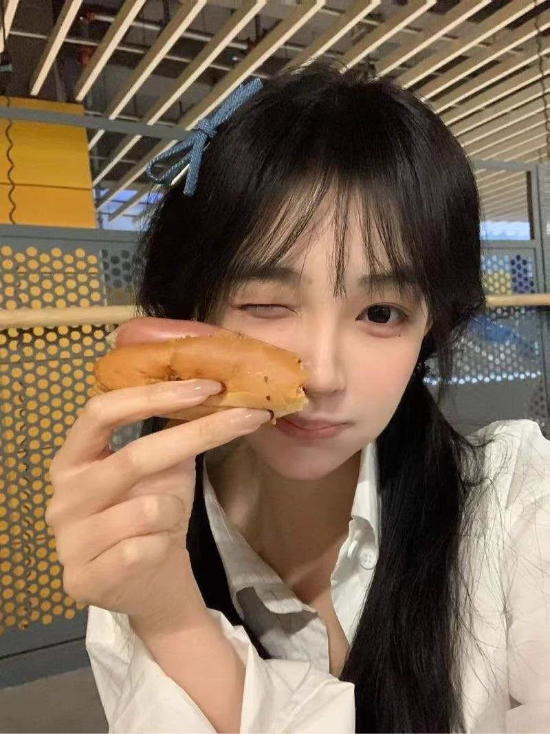 #上海
极品小纯全身0整清纯美少女  皮肤雪白  05年 
艺术学院学生🧑‍🎓圈外兼职   天然馒头B  筷子🥢腿
  生活照  初恋女友感  无风尘 可爱乖巧  不画浓妆
不抽烟🚬不喝酒    情商高

𝐇𝐢𝐠𝐡𝐭▸170cm   𝐖𝐢𝐠𝐡𝐭▸46kg     𝐂𝐮𝐩▸B
Q：1838738741
V：beizhe16
✈️:https://t.co/XGBWQiEQgX https://t.co/MnpZCTQMYd
