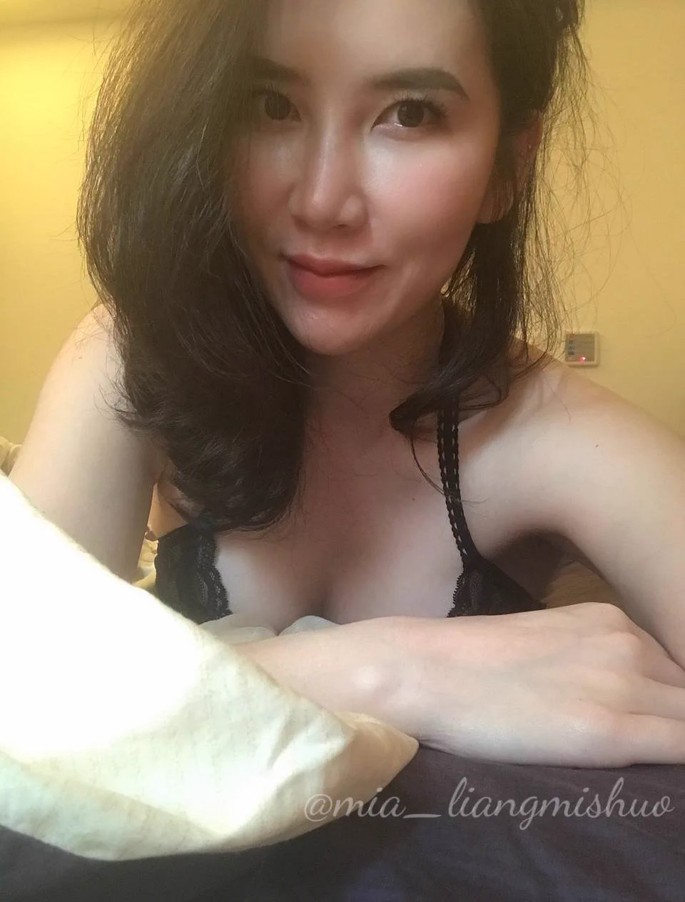 韵味不是写在脸上的，而是在身体里的～

你们感受到了吗… https://t.co/50eISJK1qP