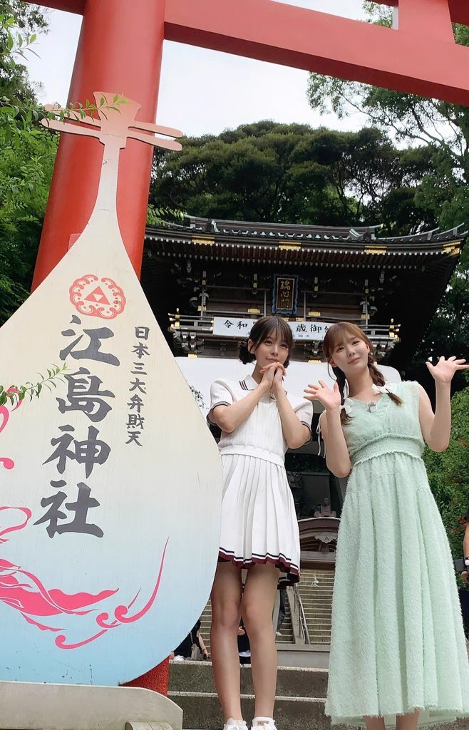 .
.

今日は江ノ島ロケ…… 改め、江ノ島デート。
海も、みるさんも、美しすぎて眩しかったです。

いいんですか、こんなご褒美。
#7月27日 𝐜𝐨𝐦𝐢𝐧𝐠 𝐬𝐨𝐨𝐧… #ななトビ https://t.co/ciUddsbUOe