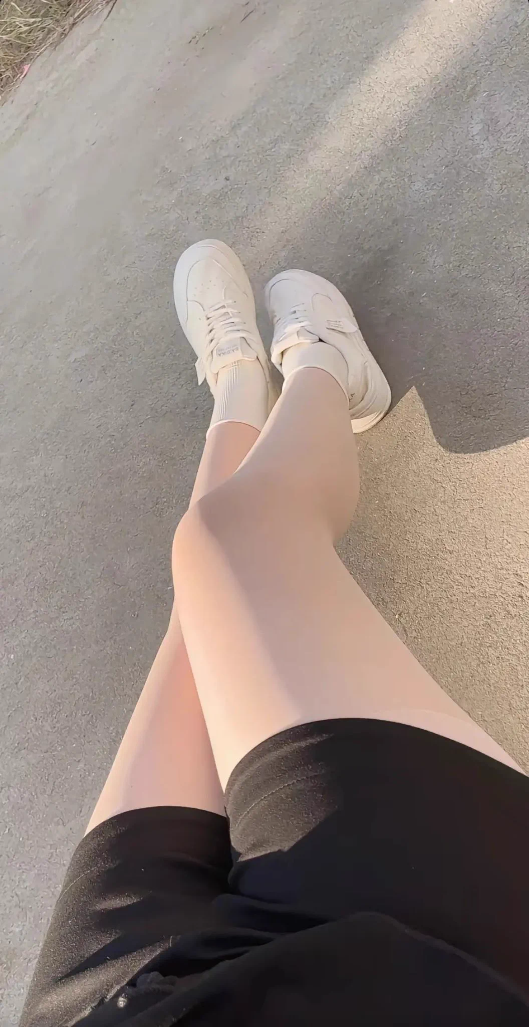 推特玩久了，丝袜都要叠穿 https://t.co/RyYZDSet0J