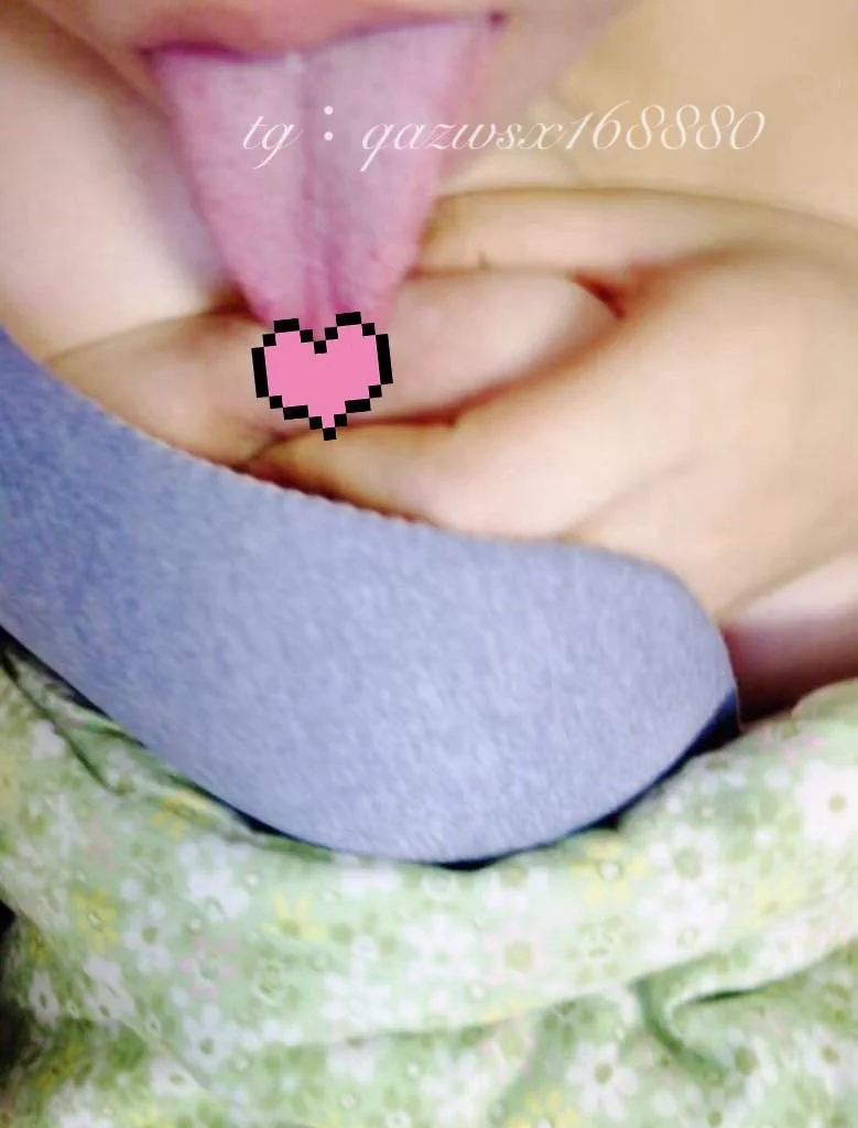 我舔的到自己奶頭
你舔的到ㄐㄐ嗎😜 https://t.co/sT8bQQOwOd