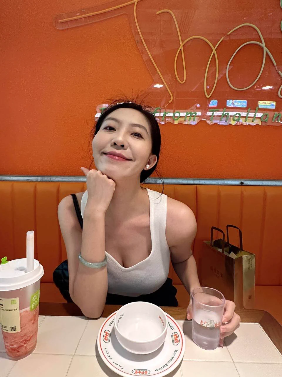 如果我是你们老婆，你们几点回家？
#人妻  #宝妈  #御姐  #邂逅  #约会 https://t.co/RSR41FYWrR