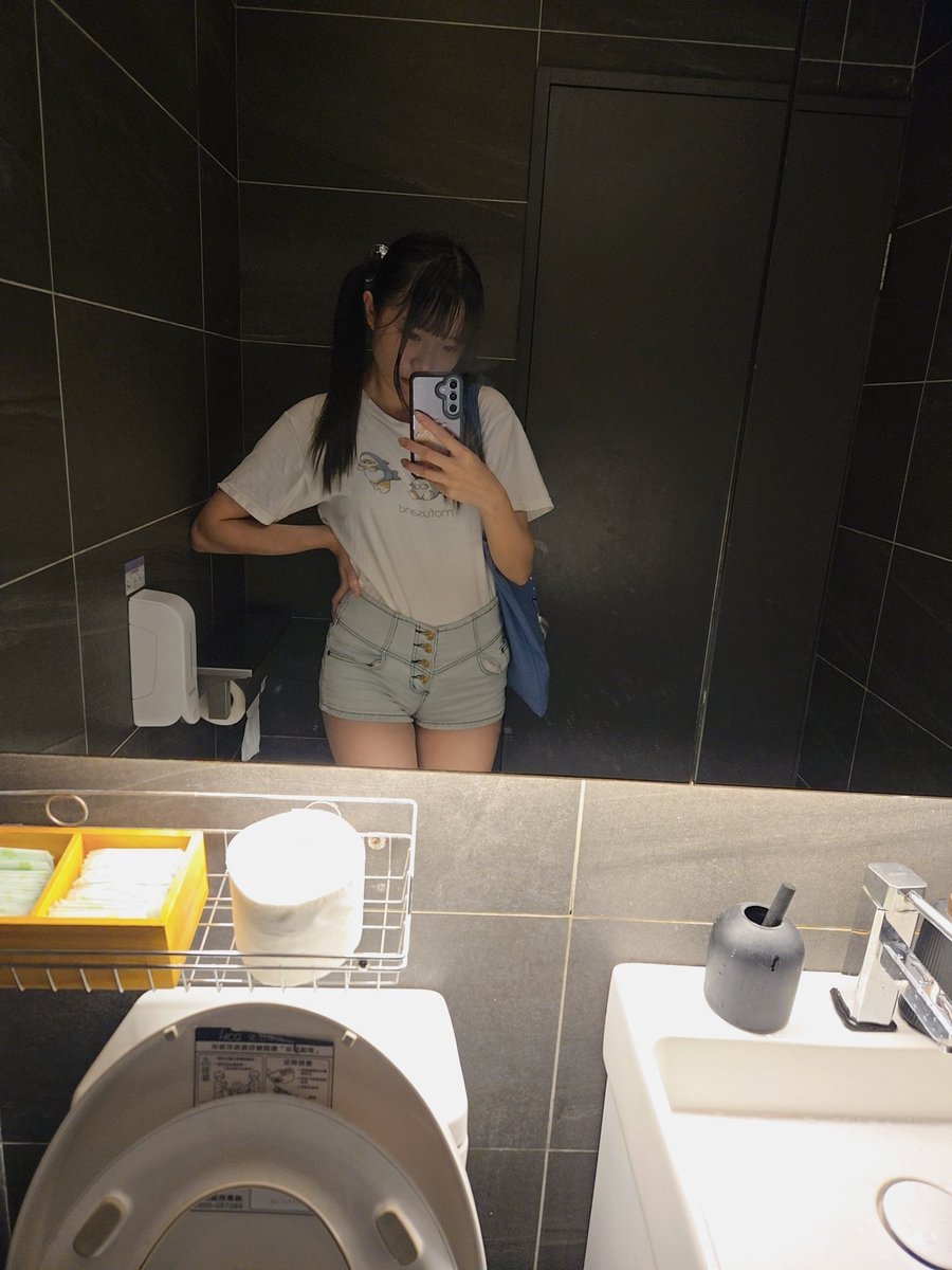 不開心˘ ܸ.  ̯ .ܸ˘︎ https://t.co/UzpHvmE70z