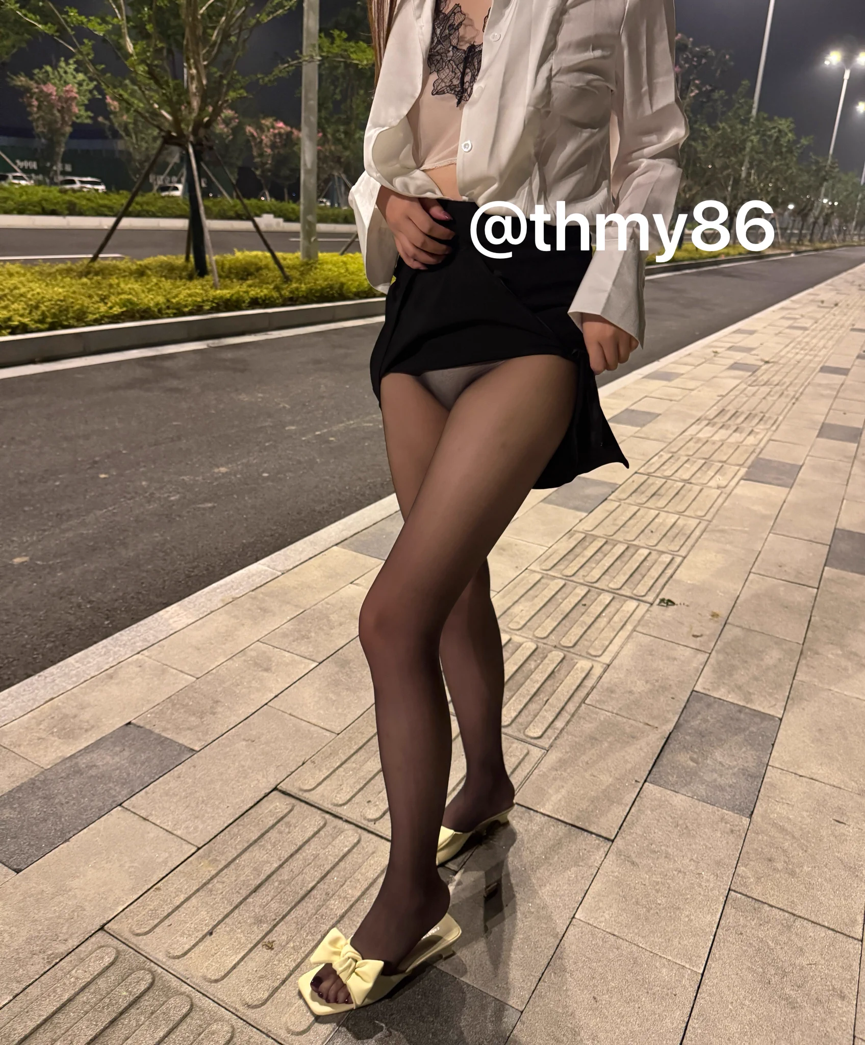 夜深了，露出一下吧

衣服来自@qiweihuwai https://t.co/bbNQ8PaMAr