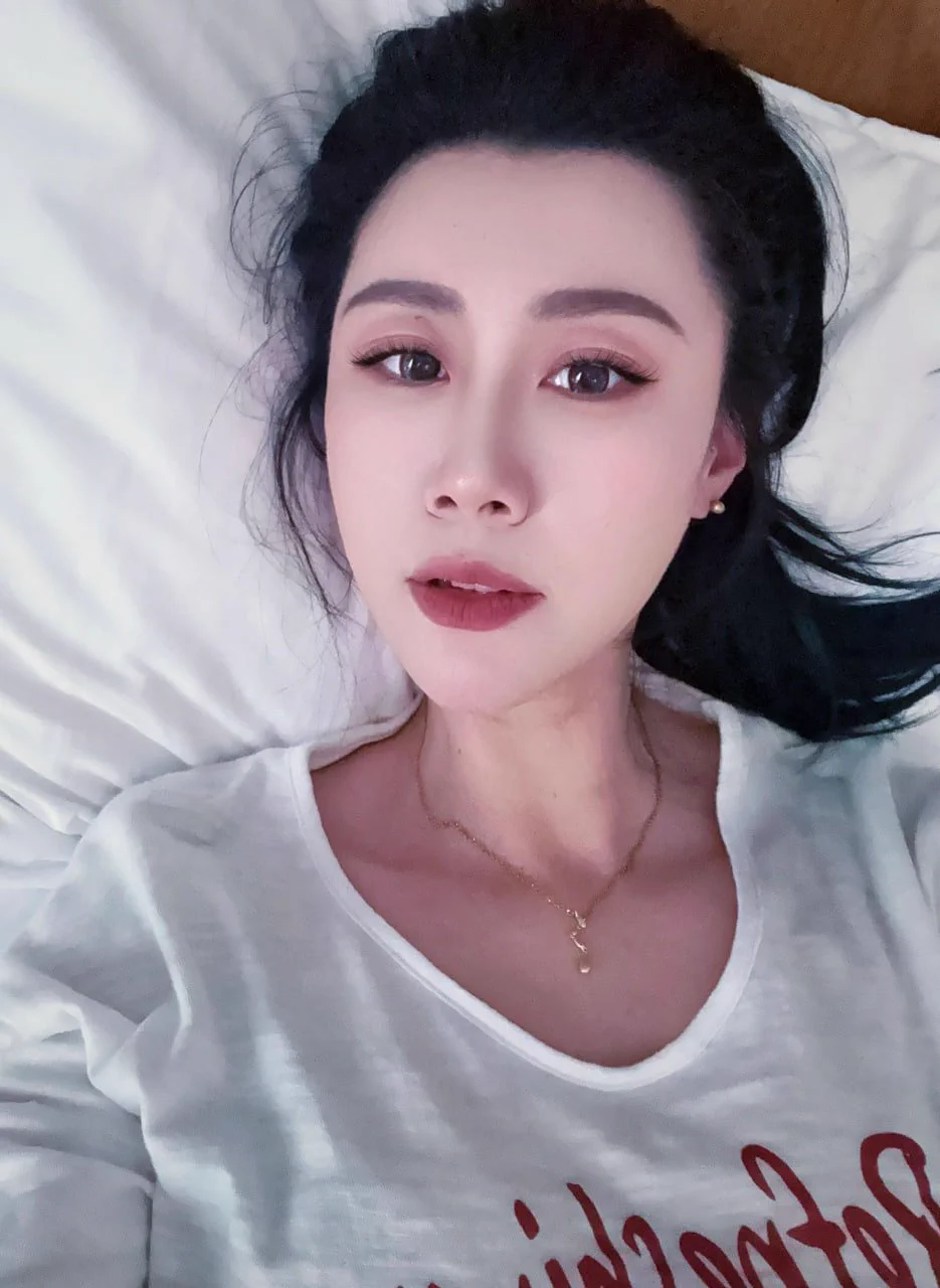 有人会问妍姐你为何那么放得开
董妍：色欲是人的正常欲望，需要得到满足只为人老珠黄
不留遗憾吧，不过熟人刷到请勿揭发好吗 https://t.co/jNGABO0uid