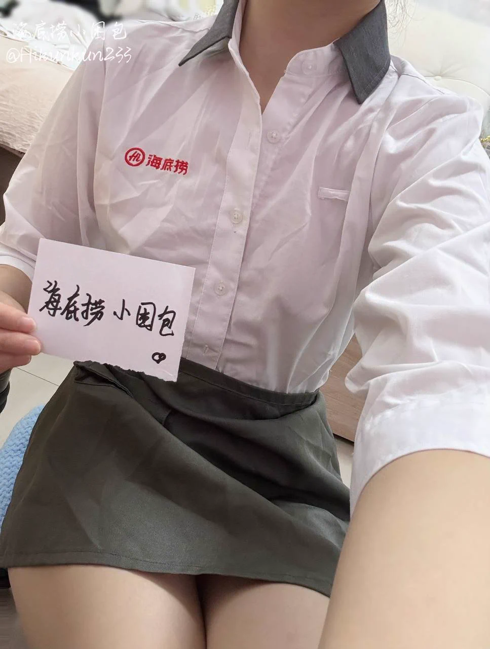 很久没发视频啦，分享一下～

见了个聊了很久的粉丝，感觉还是挺契合的。可能太久没有得到满足了，这次很放纵。女上位主动的坐了上去自己动，感觉交合处很淫荡，水儿都要流到沙发上了…

果然推特给困困带来了偷情的刺激，希望以后有更好的体验，同城可以报名哦… https://t.co/R3j2kq223D