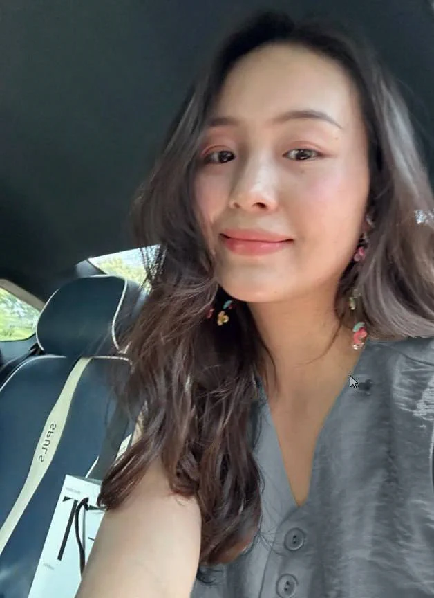 中午开车过来接我，开始有点不好意思坐在后排...

一起用完餐，说送我回去，还要我坐前排，上车以后就不老实了，开始对我摸来摸去～

很久没有车震了，小弟弟果然是有心无力，被我口几下就射了，这样是早泄吧....

有坚持十分钟以上的大叔吗，附近同城，优先约无门槛联系我. https://t.co/upnD5fka6C