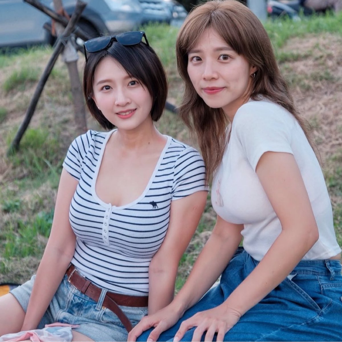 想去大學時期是一起騎著摩托車逢甲跟一中提著大包小包戰利品、逛到半夜都沒有關係 現在是出門揹著大包小包遛小孩時間到了就要說拜拜。 https://t.co/2sio2P0jJD