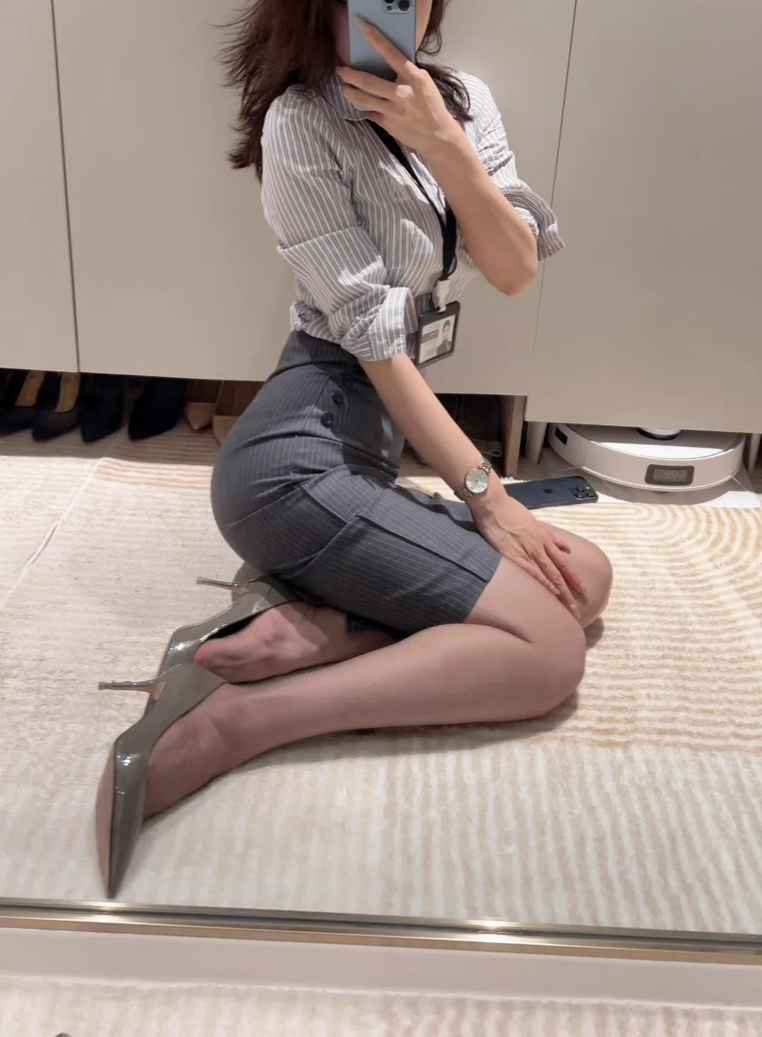 超薄的袜子也好臭臭！这双鞋子每次穿都闷闷的，脚特别容易出汗🥵
#丝袜 #原味 https://t.co/UNFn5wnSNa