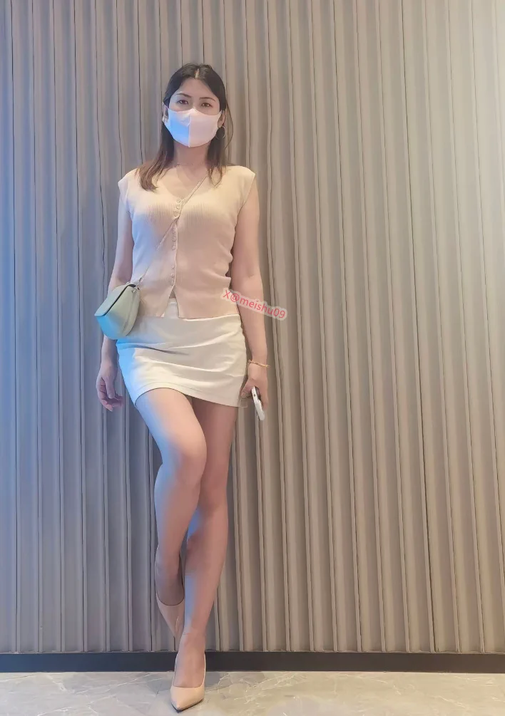口罩遮不住阿姨的风韵气质

心里藏着小星星 生活才能亮晶晶。做一个积极向上的人 读温柔的句子 见阳光的人 眼里全是温柔和笑意。 https://t.co/IZwBJM0uvz
