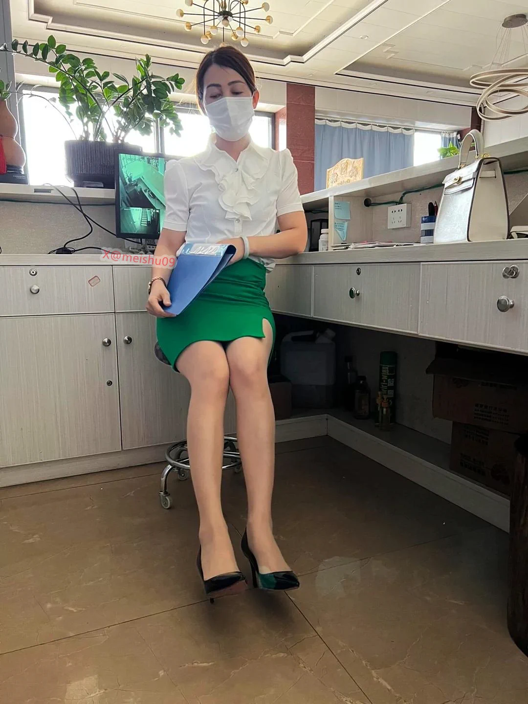 前台上班的熟女阿姨各种搔首弄姿

永远不要怪别人不帮你，也永远别怪他人不关心你，每个人活在这个世上，都是一个独立的存在，再苦再难都要自己受。 https://t.co/uhZz3LDdfS
